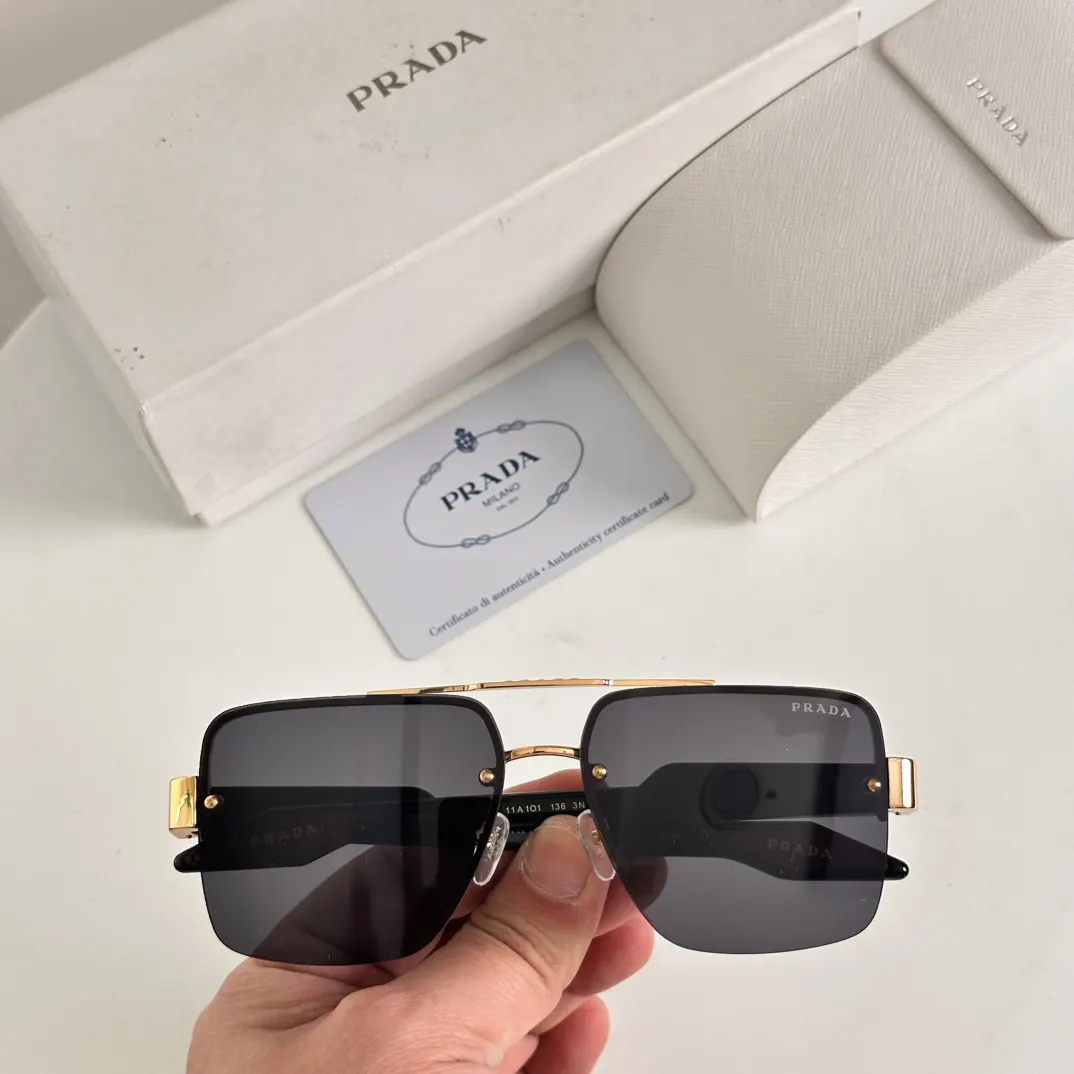 Prada PR171VS 太阳镜