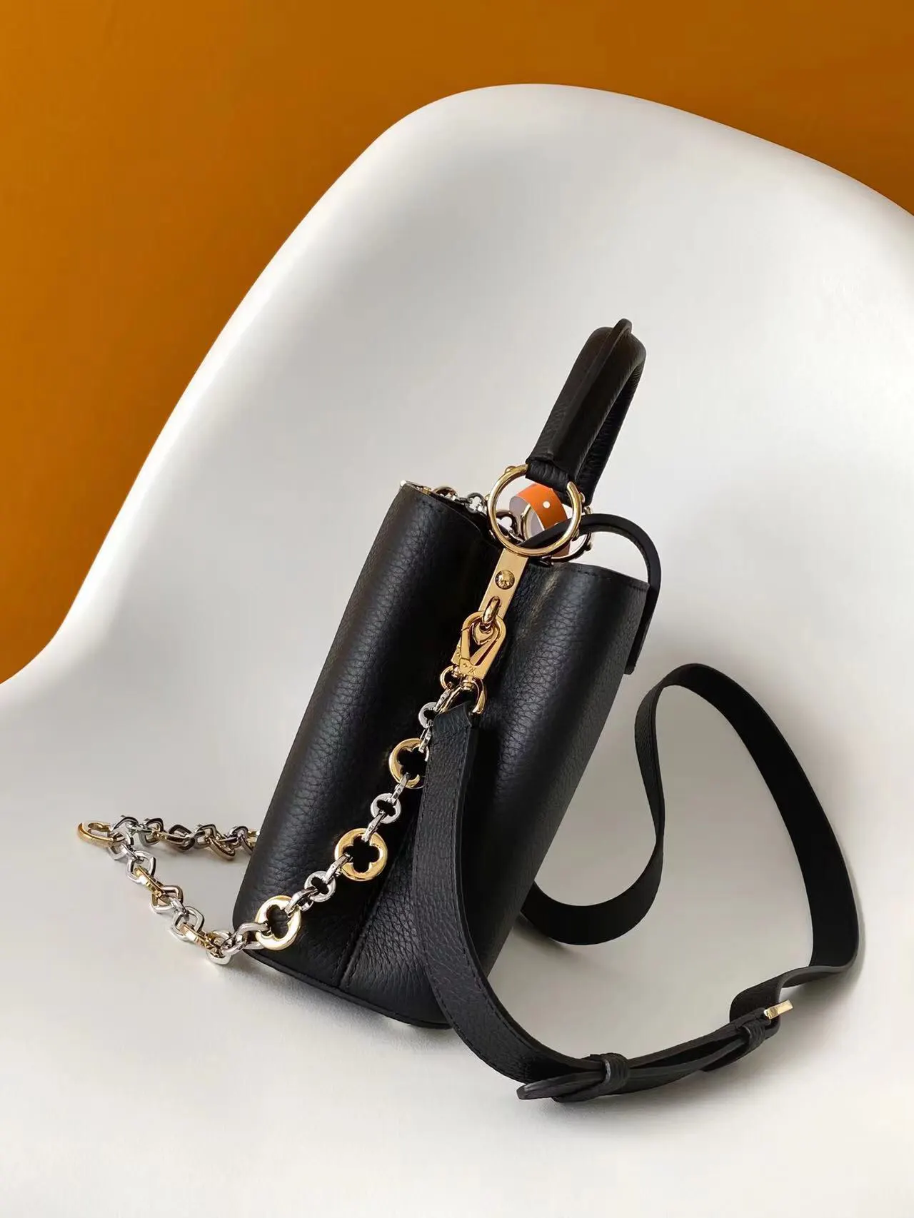 LV Capucines 黑色 米白 牛皮 鏈條包 精致鏈條款