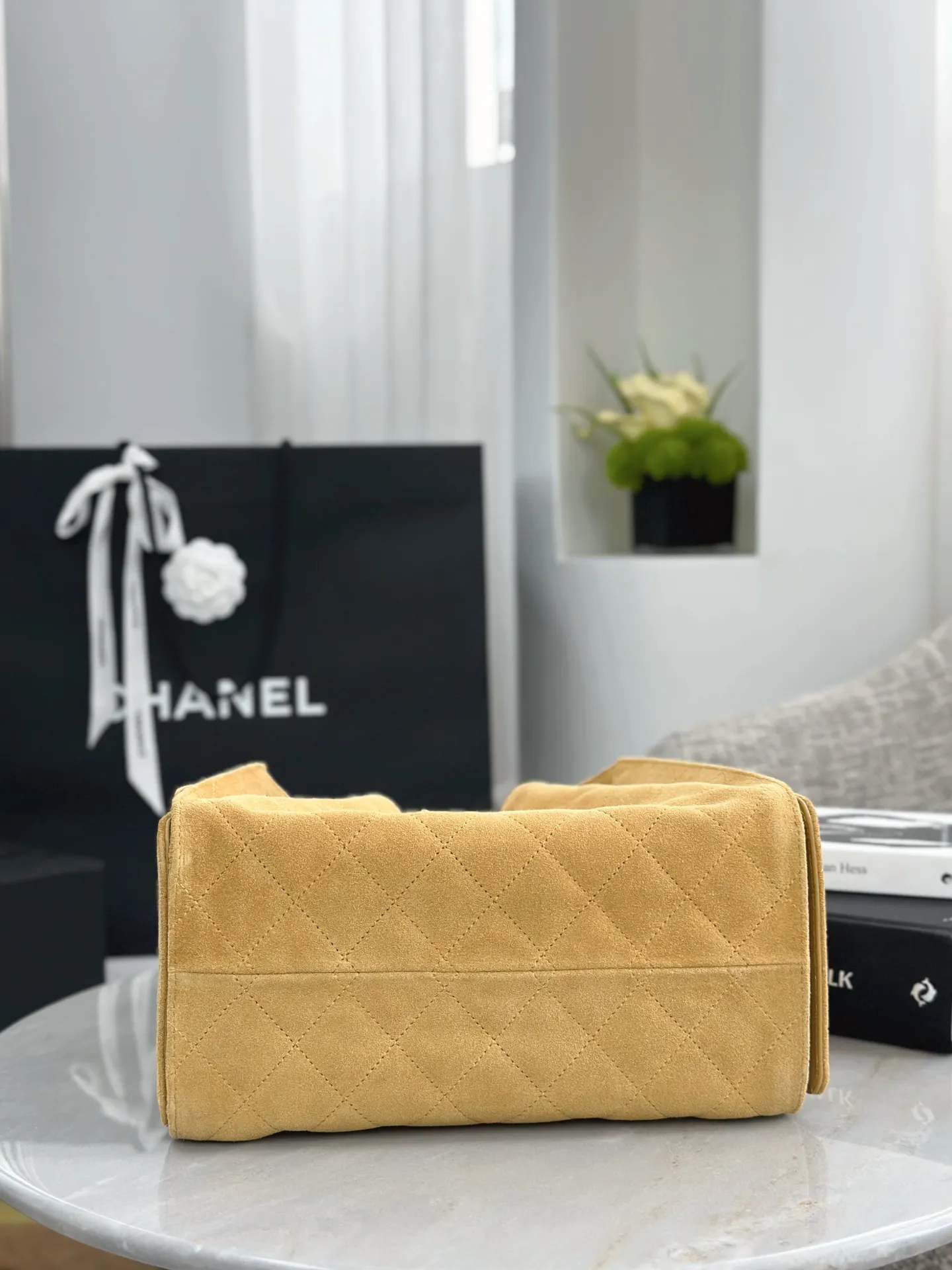 Chanel Suede Hobo Underarm Bag Shoulder Back Image 6 Chanel Suede Hobo Underarm Bag Shoulder Back Image 6