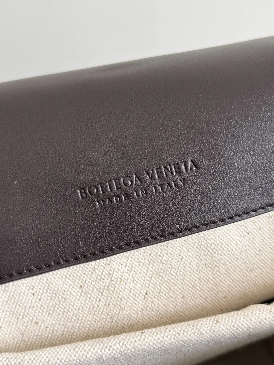 Bottega Veneta 小牛皮 双肩包 实用双肩款