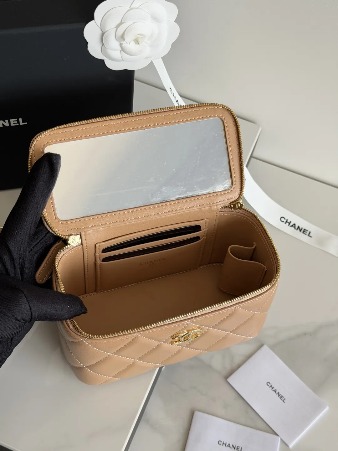 CHANEL 羊皮 上架 小羊皮 制作 质量 經典之作 华丽与 手提包 通勤手提款
