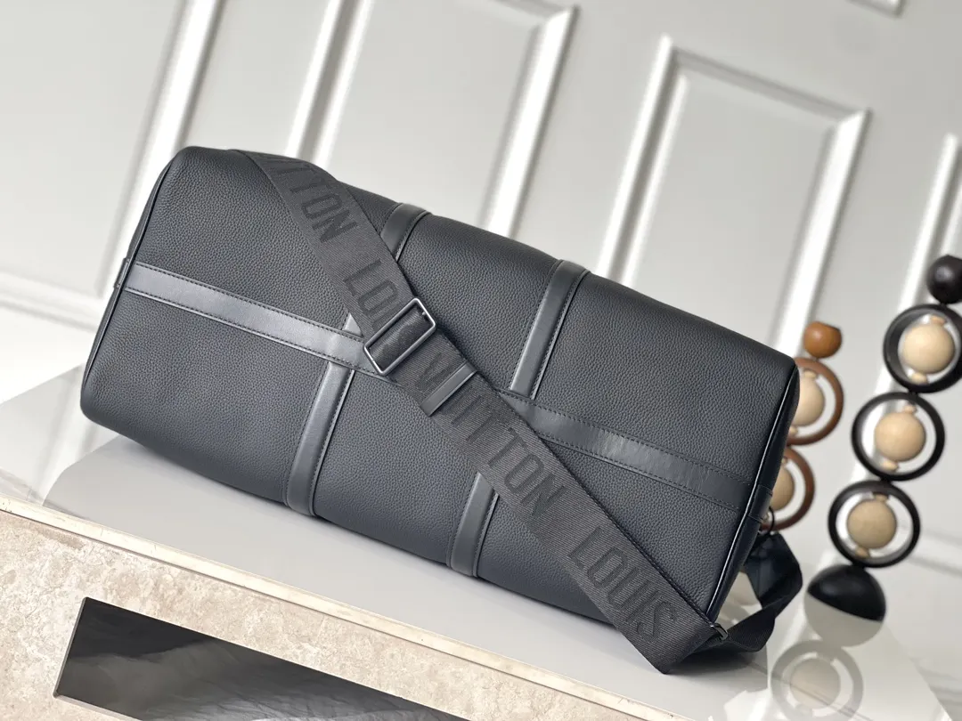 Louis Vuitton Black Fashion Item Travel Leather