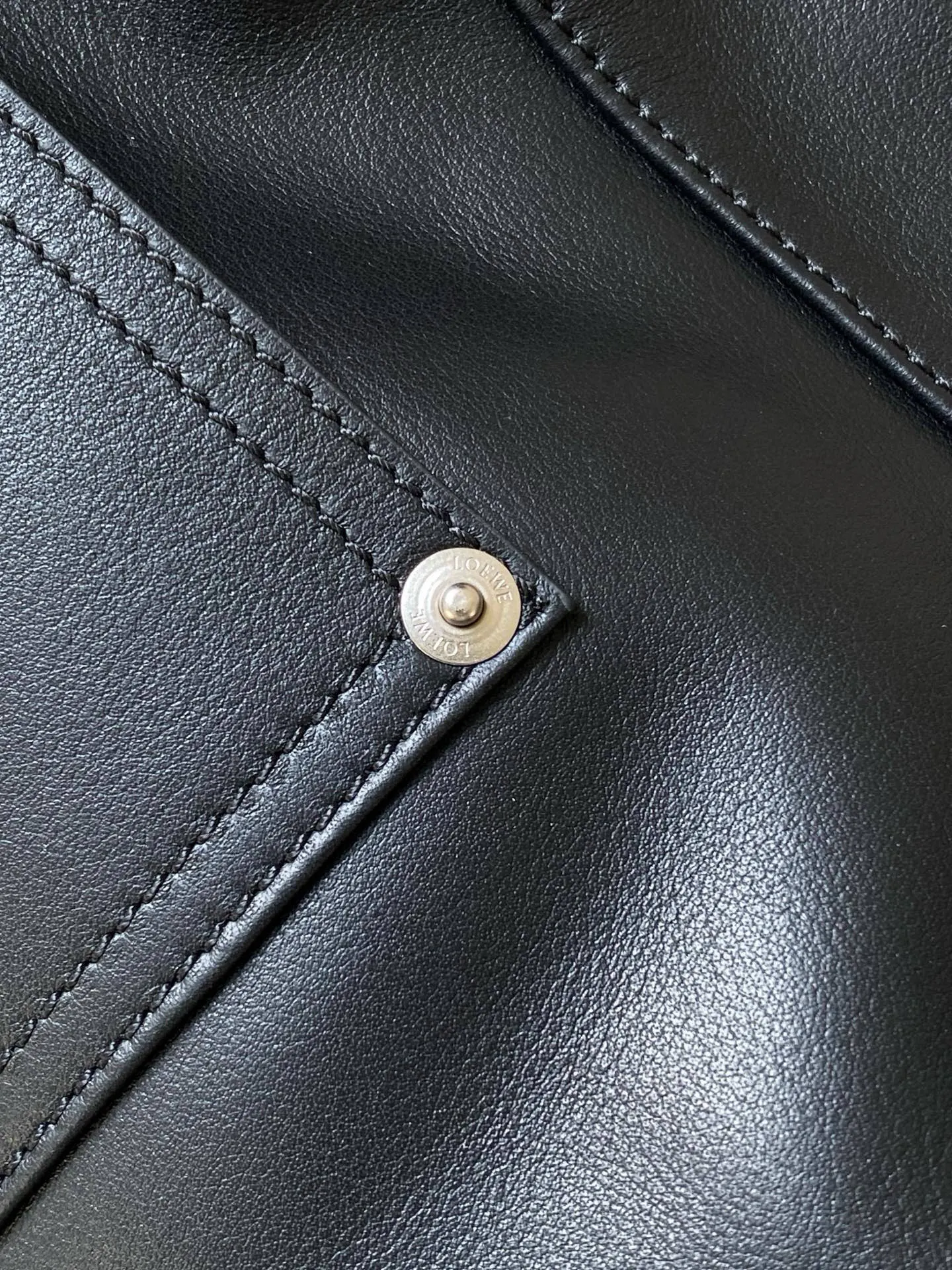 Loewe 黑色 小牛皮 托特包 大容量托特款