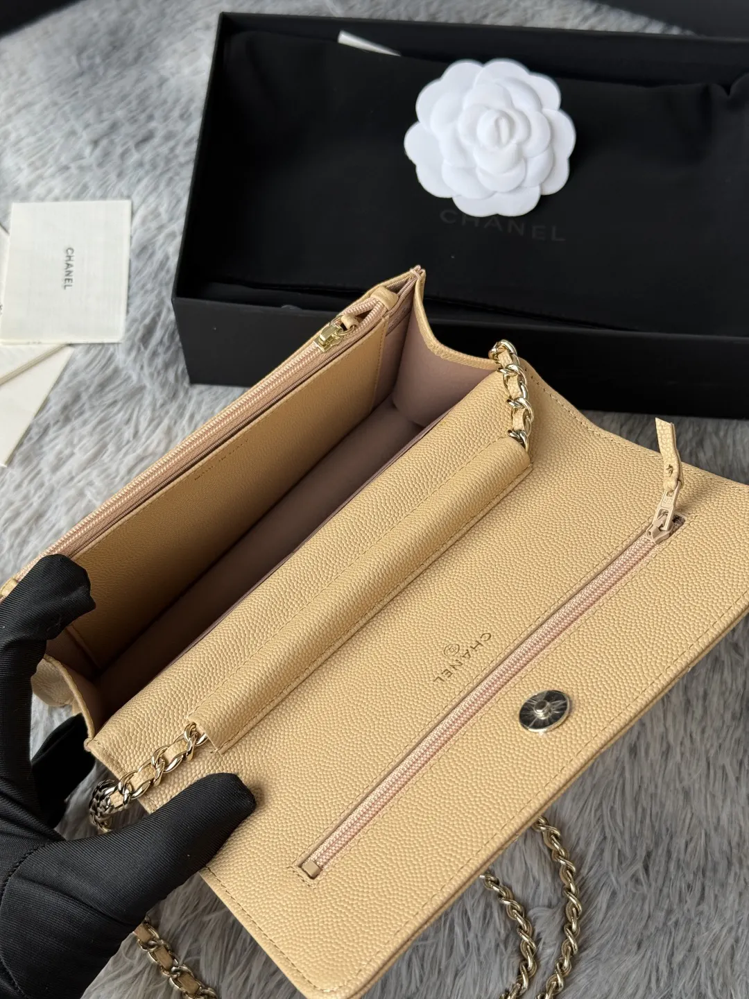 CHANEL 牛皮 斜挎包 轻便斜挎款