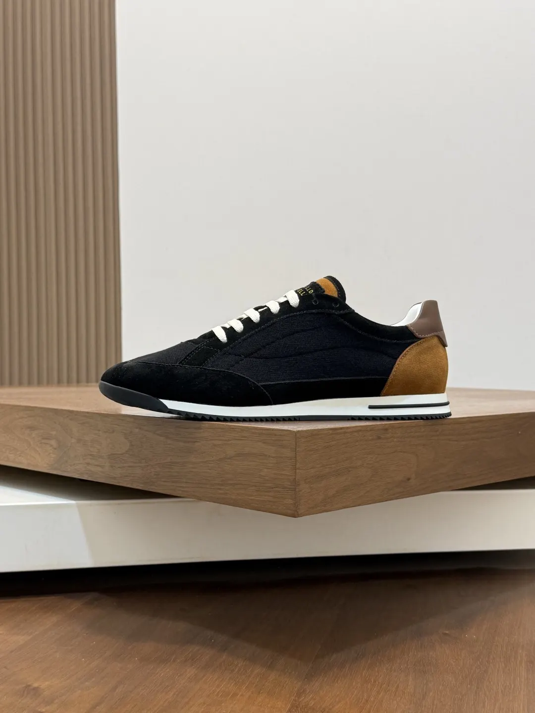 Brunello Cucinelli SS 白色 運動鞋 休閒百搭款(數字2) Brunello Cucinelli SS 白色 運動鞋 休閒百搭款(數字2)