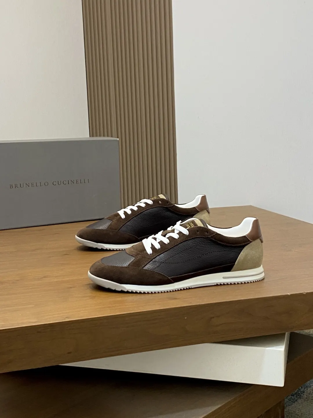 Brunello Cucinelli SS 白色 運動鞋 休閒百搭款(數字3) Brunello Cucinelli SS 白色 運動鞋 休閒百搭款(數字3)