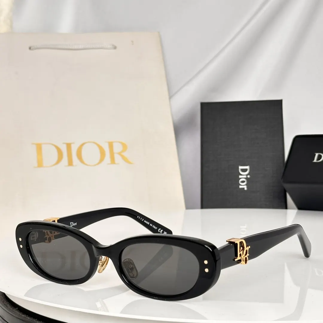 Dior 黑色窄框太阳镜 简约酷感款