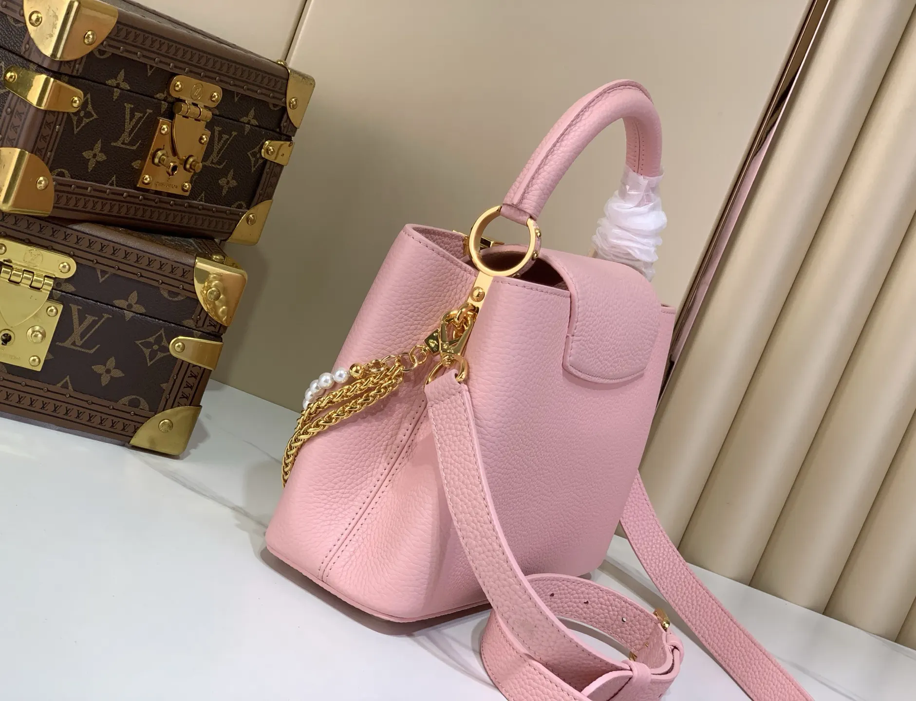 Capucines 粉色 皮革 链条包 精致链条款