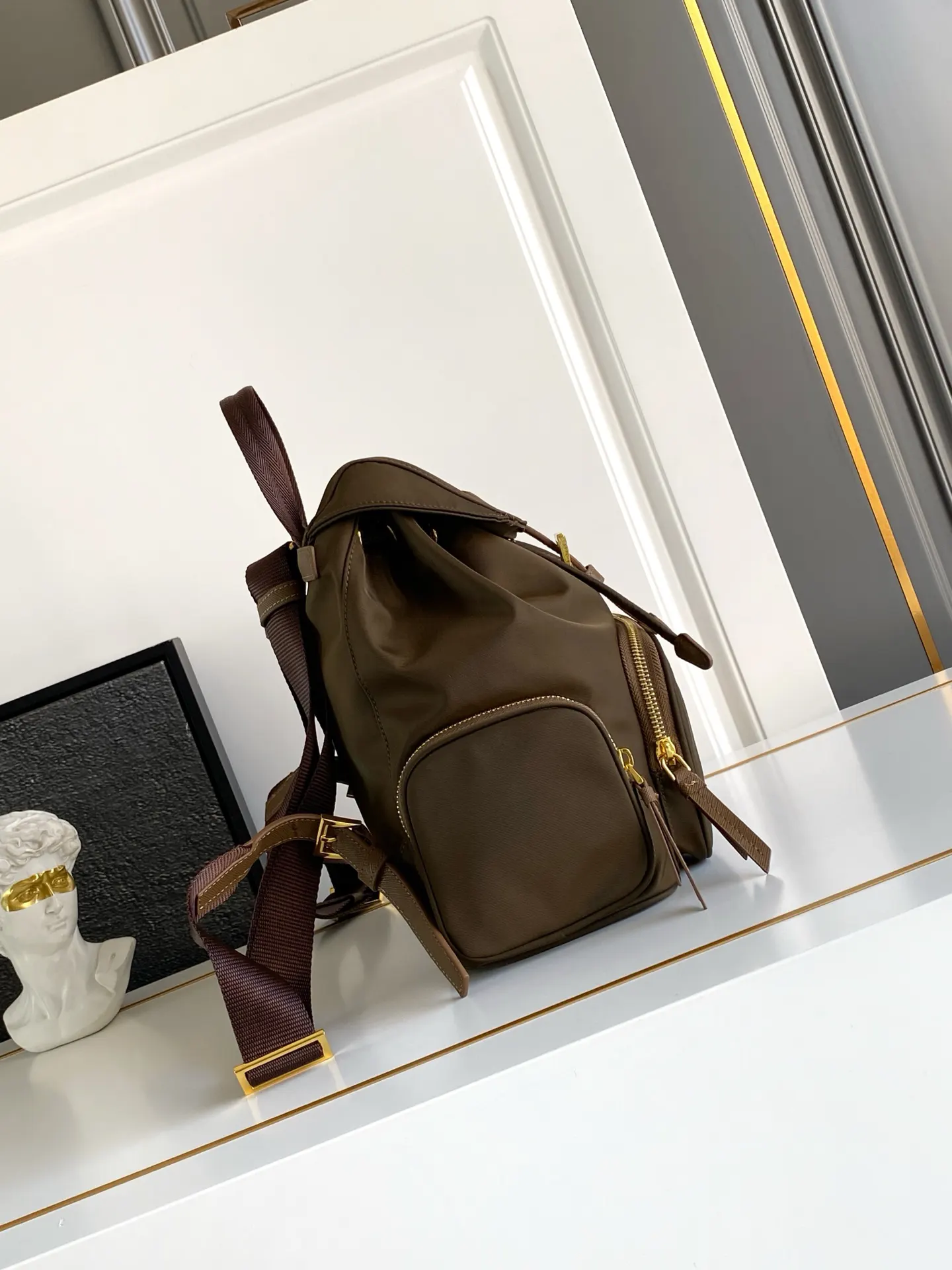 PRADA 1BZ081 Re-Nylon尼龙 双肩背包 轻便实用款