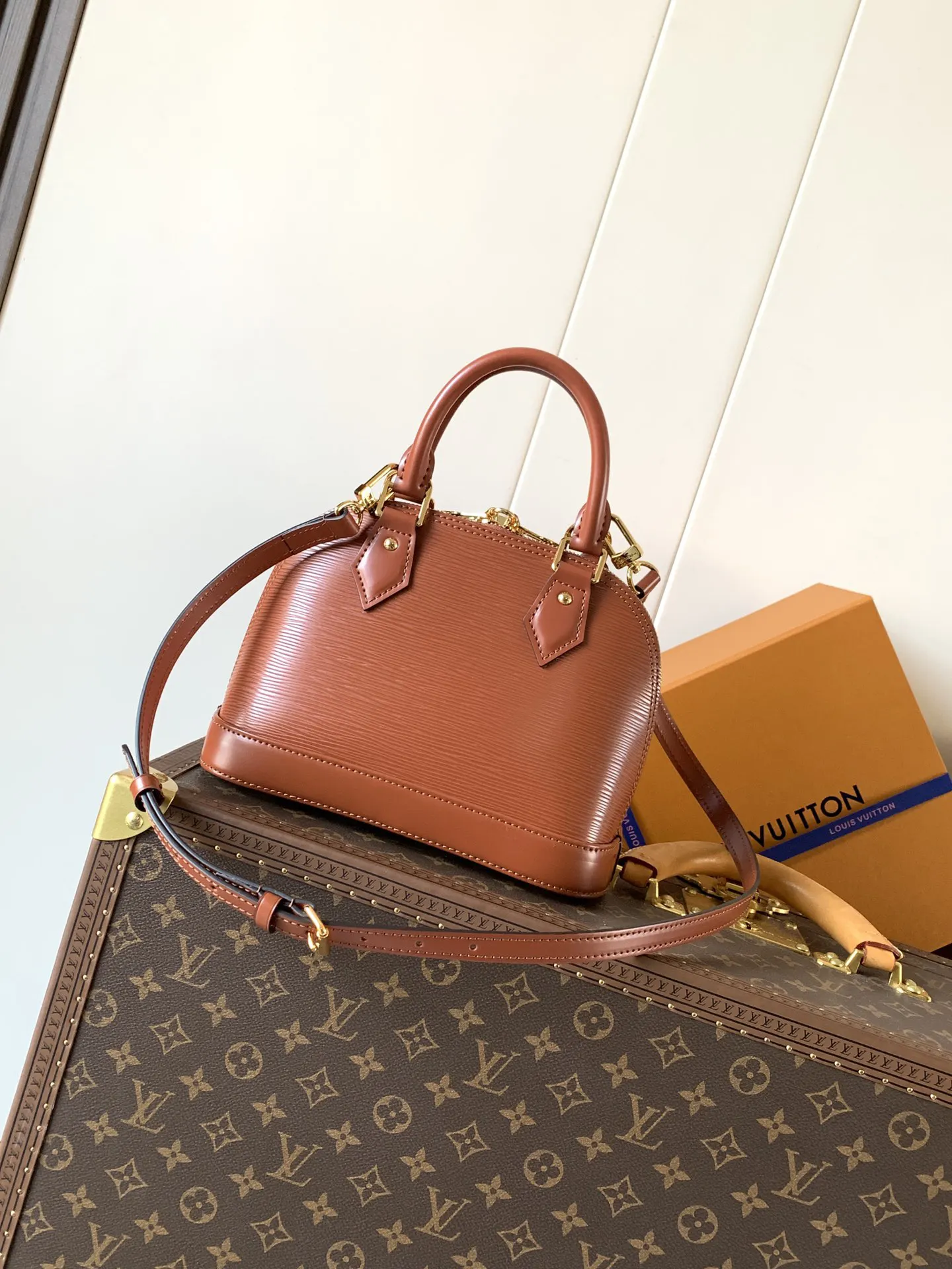 LV black silver color scheme handbag Image 3 LV black silver color scheme handbag Image 3