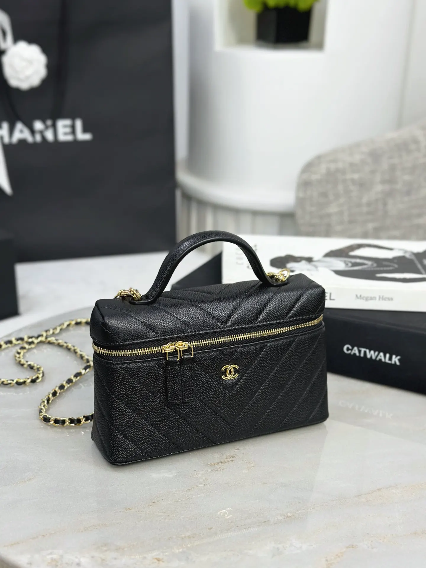Chanel 荔枝紋牛皮19 Bag鏈條包 單肩斜挎(數字6) Chanel 荔枝紋牛皮19 Bag鏈條包 單肩斜挎(數字6)