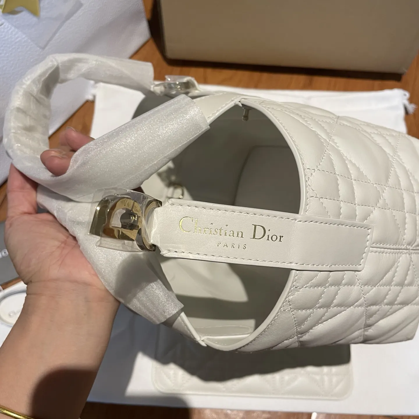 Dior 白色 奶白 牛皮 水桶包 休闲水桶款