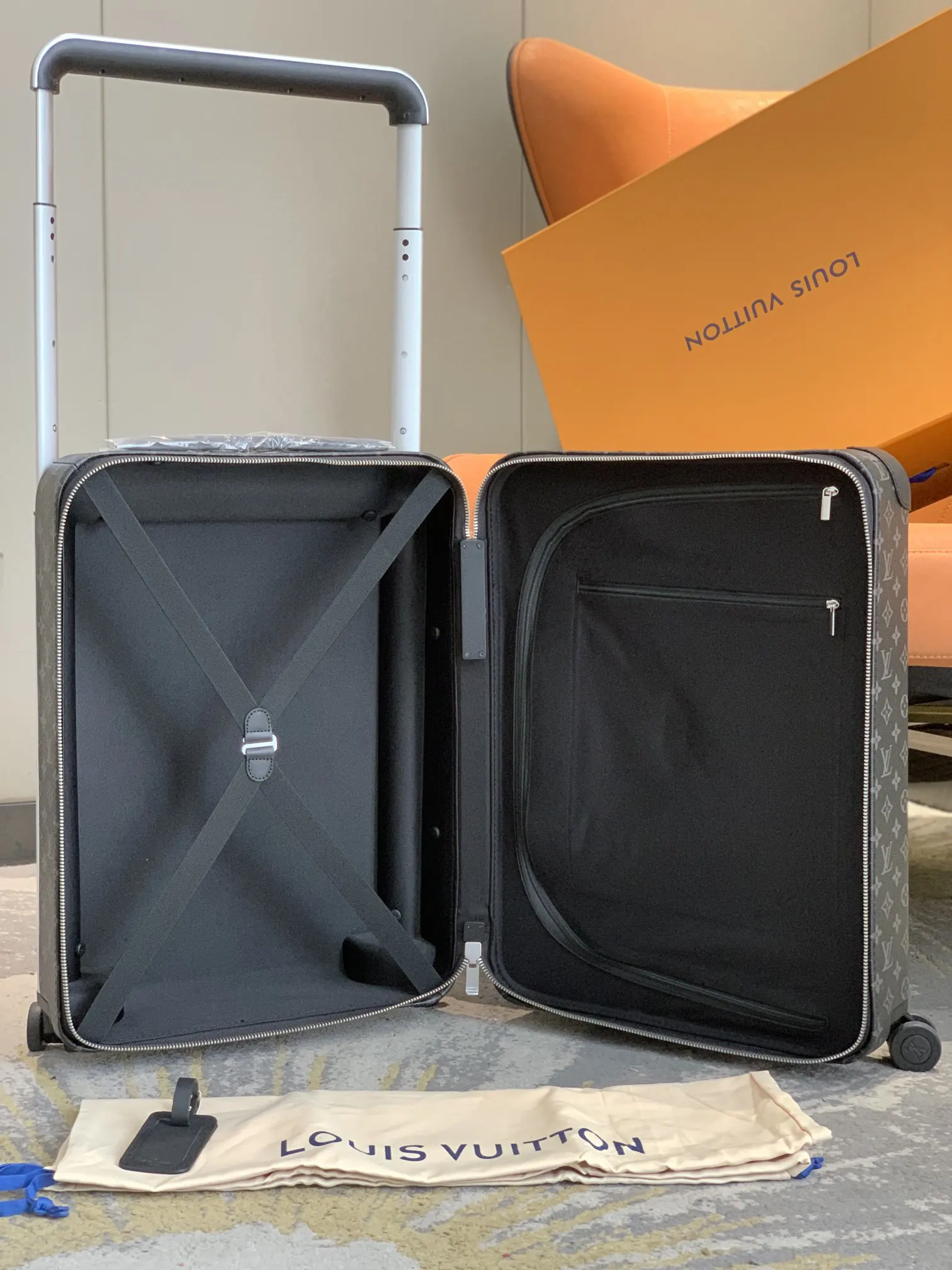 灰色 銀色 拉杆真皮包裹 行李箱 旅行拉杆款 輕便出行款