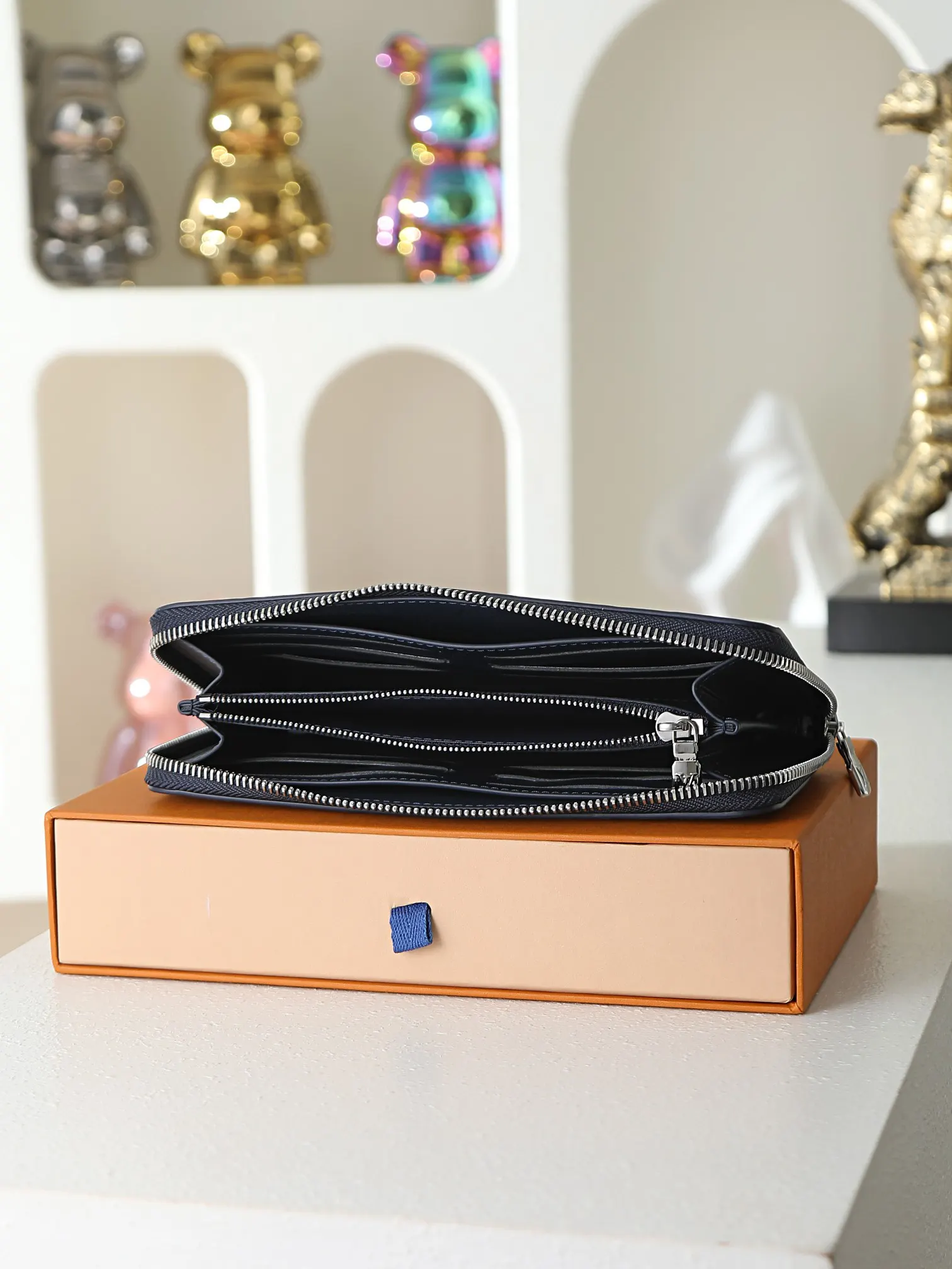 LV Blue Long Zip Wallet Image 6 LV Blue Long Zip Wallet Image 6