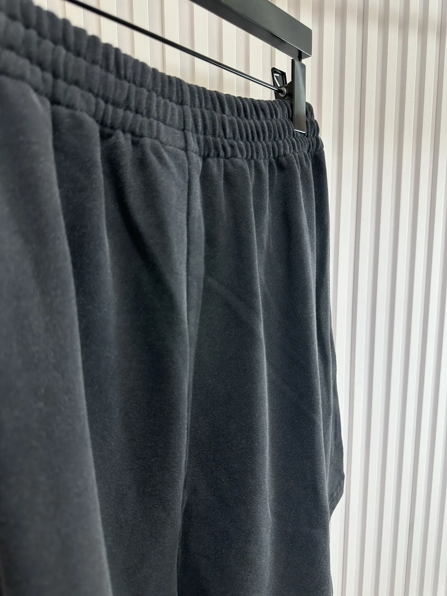 Balenciaga 黑色 純棉 Logo 短褲 宽松休閒款
