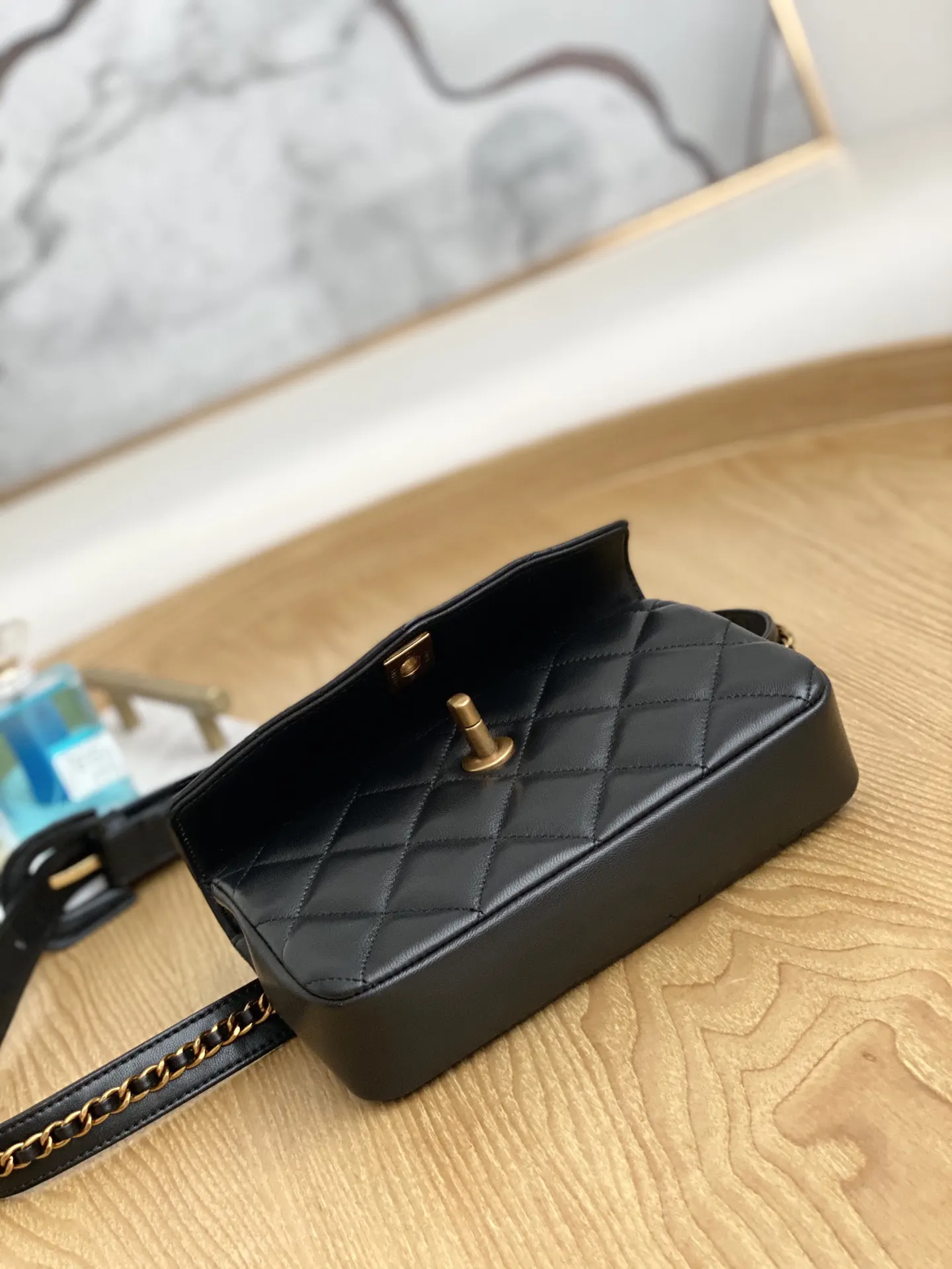 CHANEL 羊皮 真的是美的不要不要的 各种喜欢难以言表 腰包 休闲腰包款