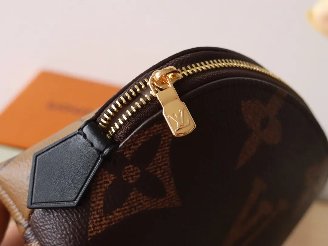 LV 金色 帆布 6厘米 收納包 旅行收納款