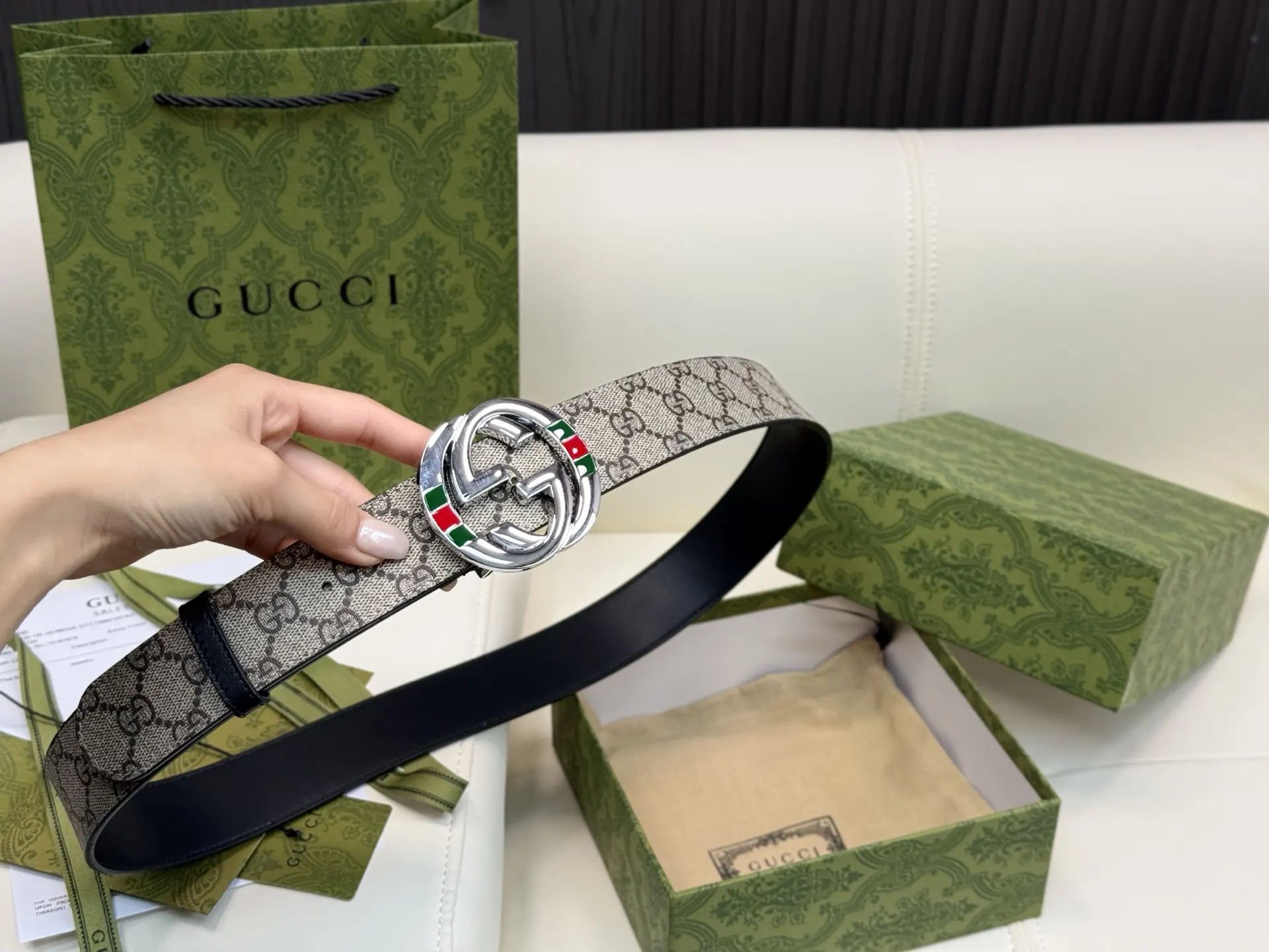 Gucci Double G 双G扣牛皮腰带