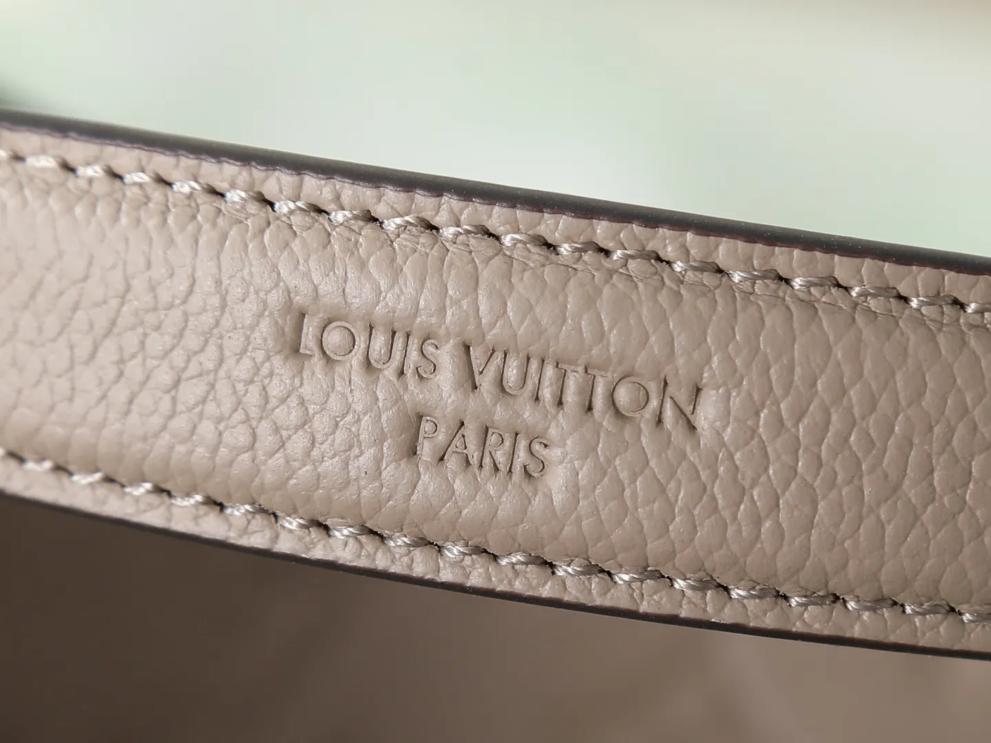 Louis Vuitton Métis Shoulder Bag Commuter