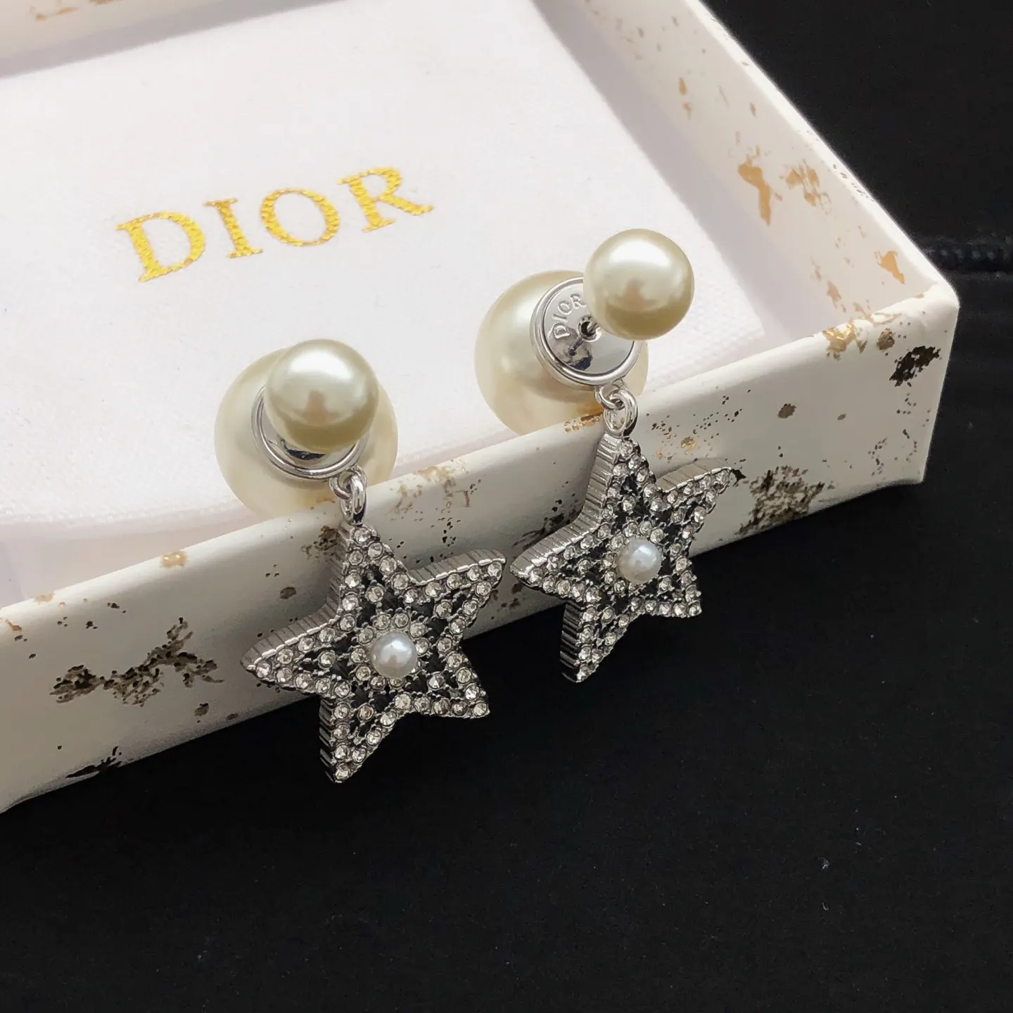 Dior 珍珠星形胸针耳饰套装