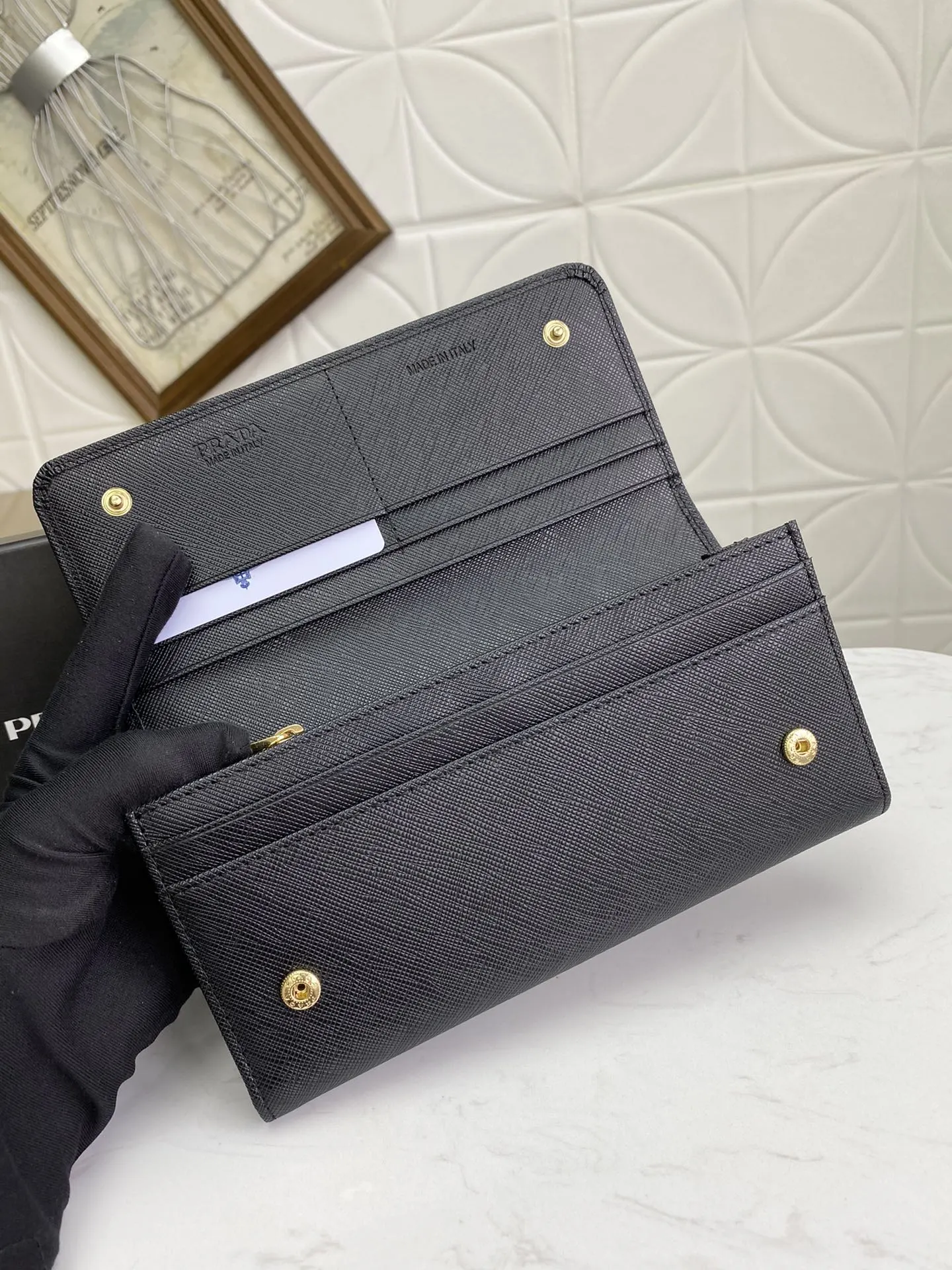PRADA 金色 Saffiano十字纹牛皮 钱包 实用长夹款