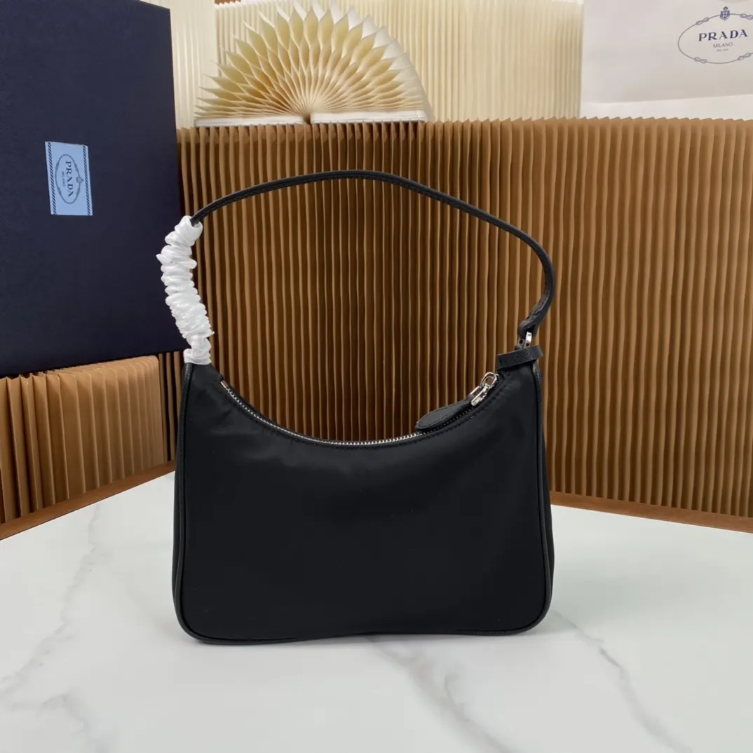 Prada Re-Nylon 1NE204 皮革 Saffiano 十字纹 腋下包