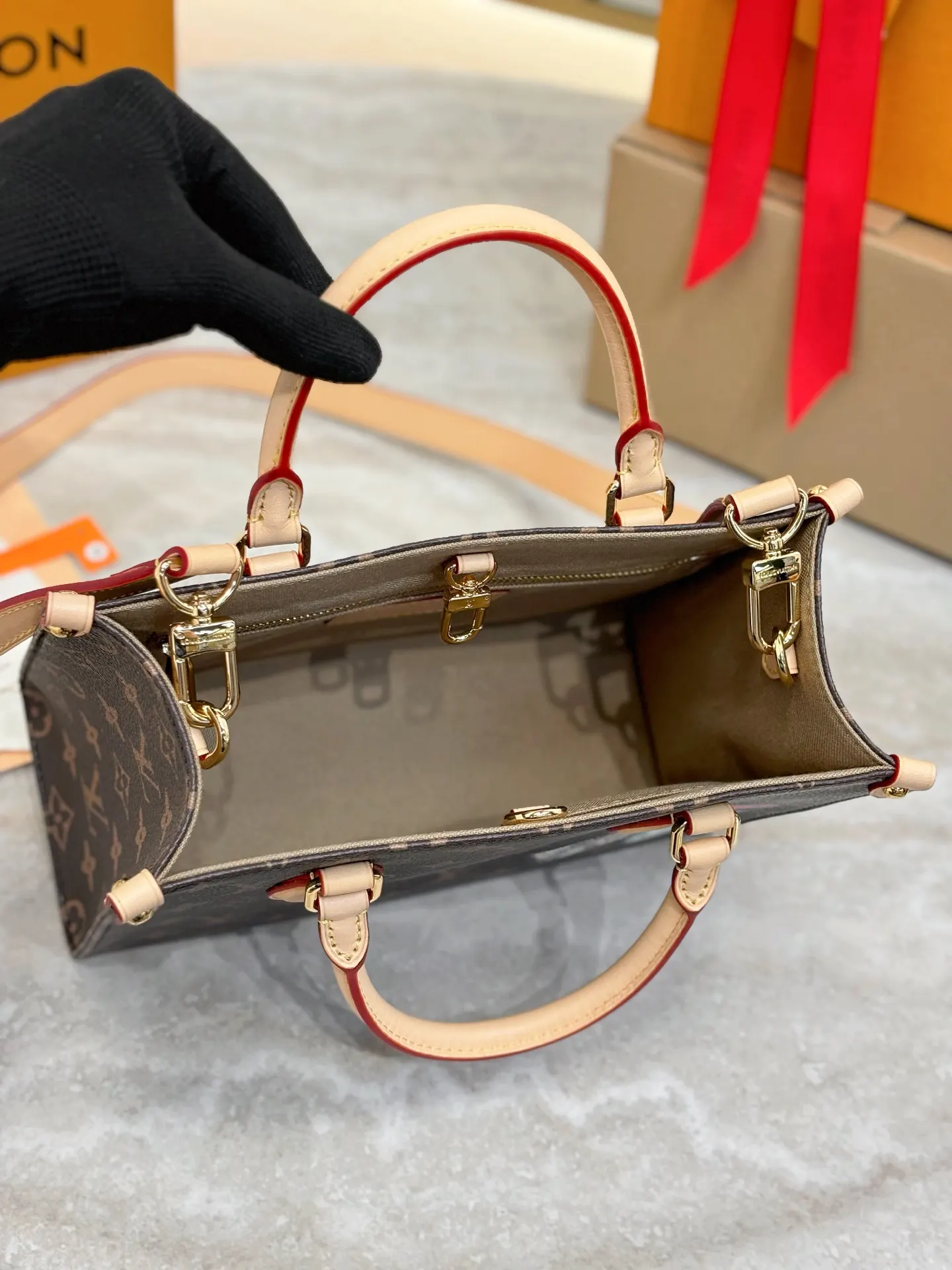 Louis Vuitton OnTheGo 老花 手提包 实拍款01