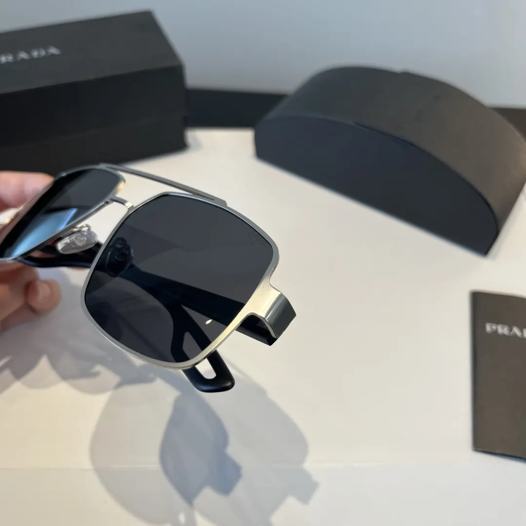 Prada 太阳眼镜 时尚遮阳 太阳镜