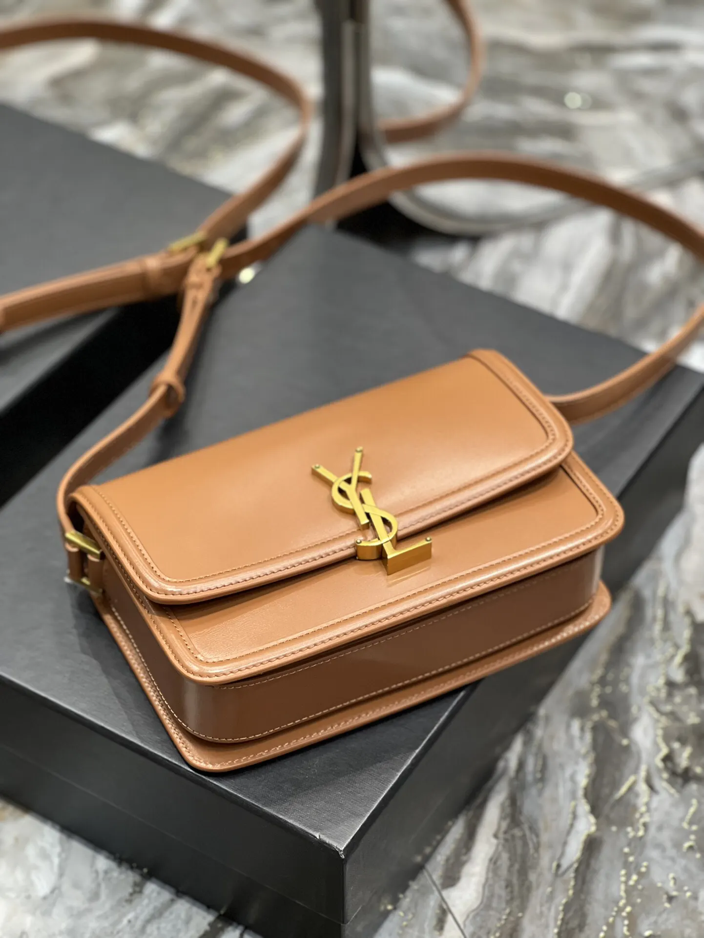 Crossbody Bag Lightweight Leather