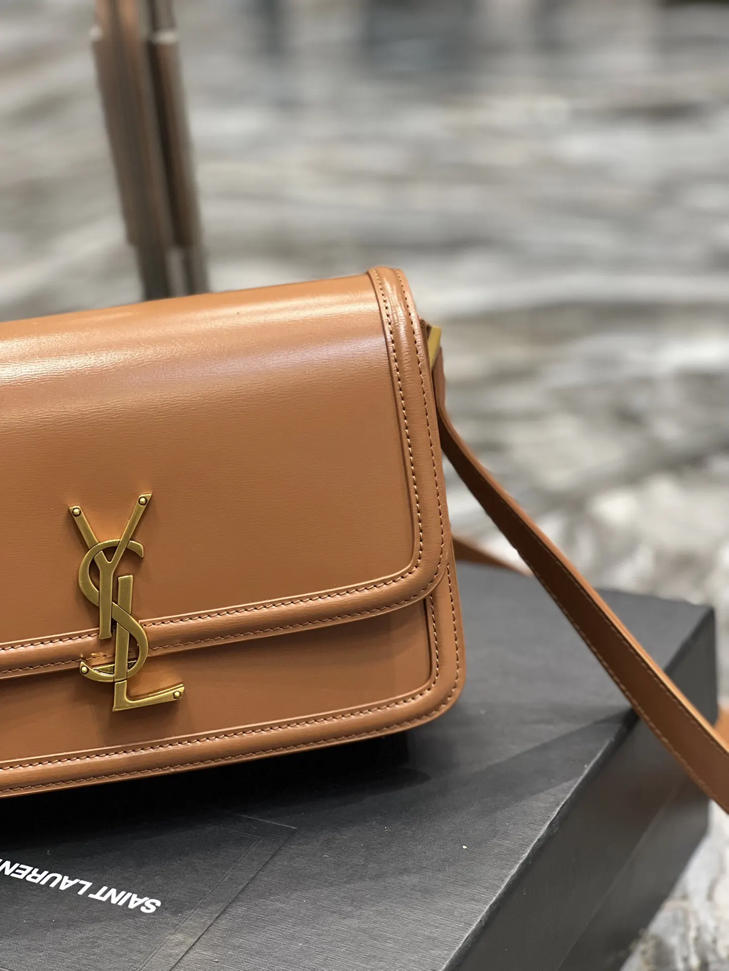 Crossbody Bag Lightweight Leather