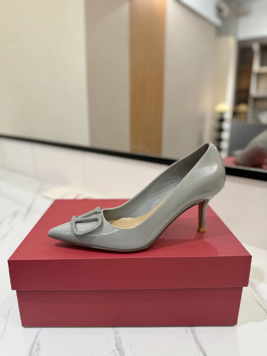Valentino 金色 平底鞋 通勤约会款 款10