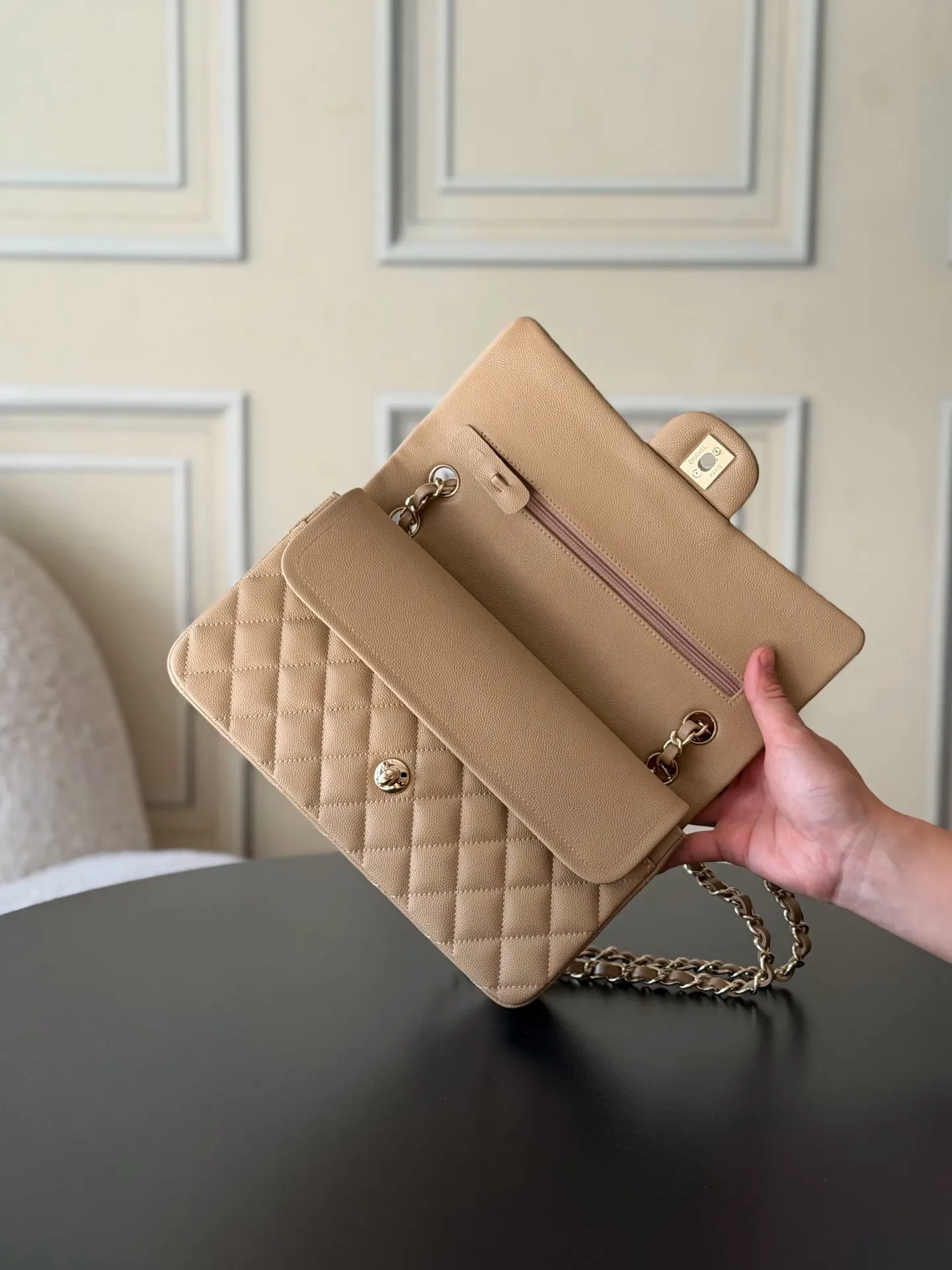 Chanel 银灰粗花呢翻盖链条包 金扣