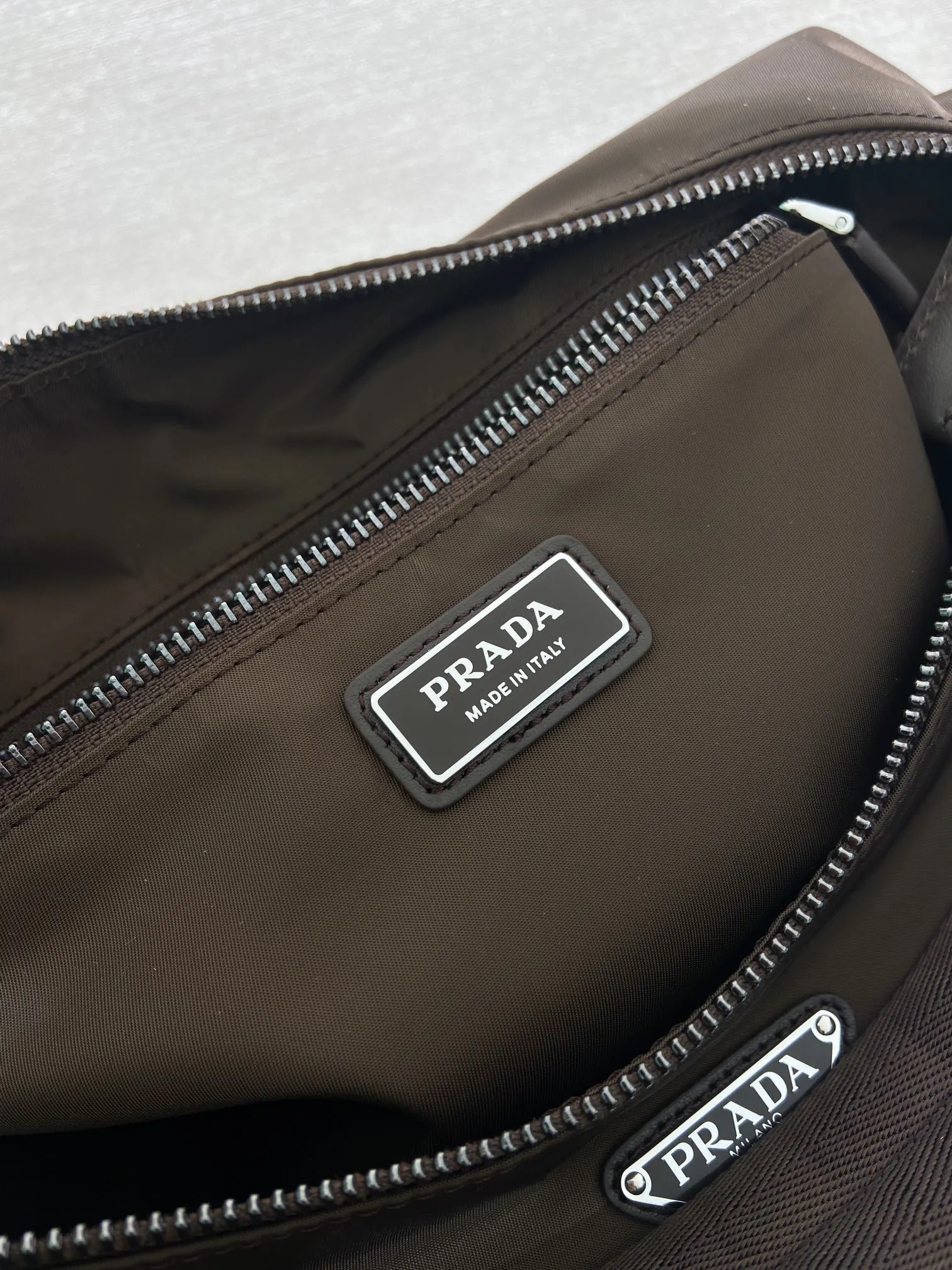 Prada Re-Nylon 皮革 腋下包