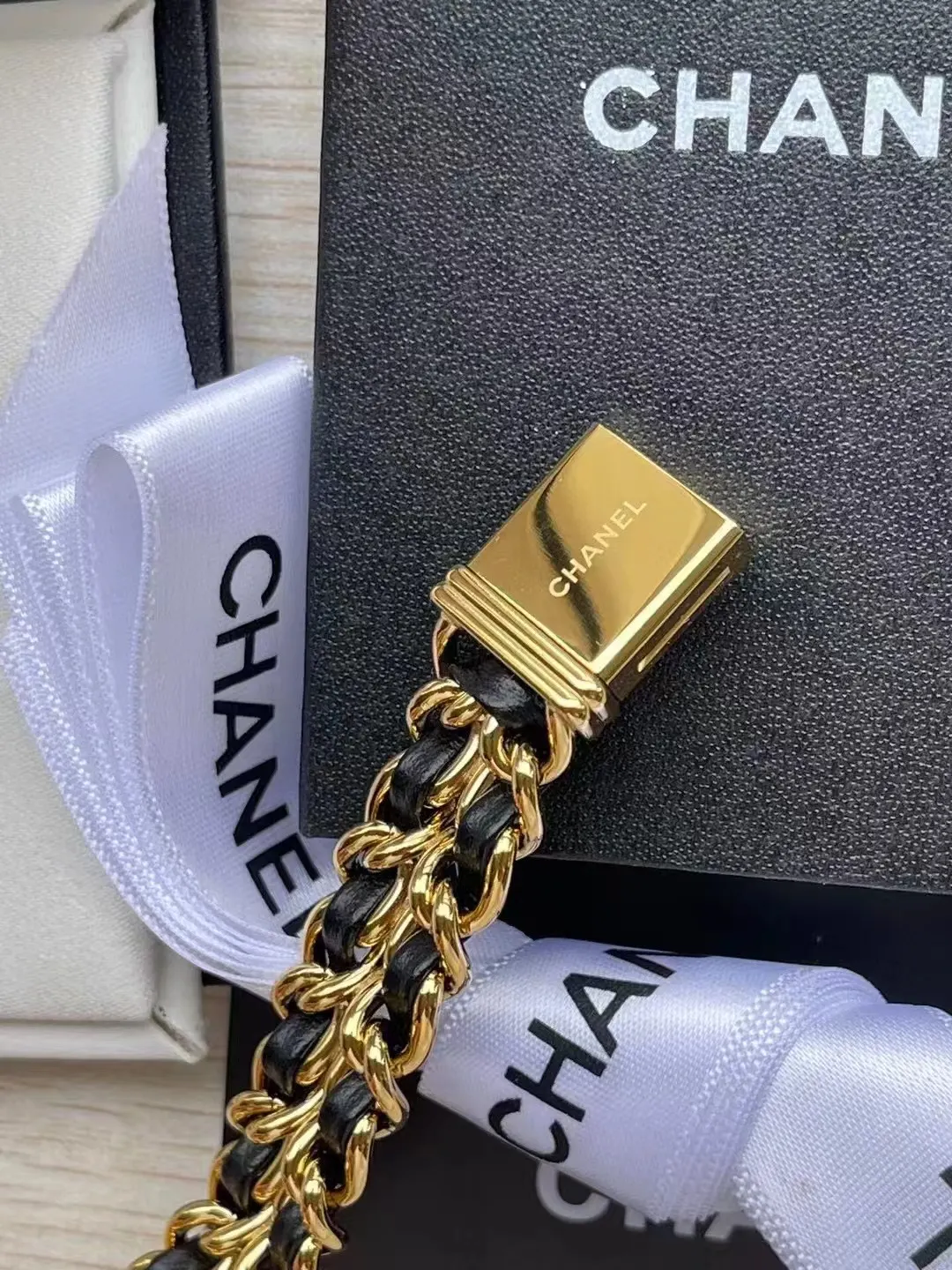 CHANEL 牛皮 中古方糖黑金黑銀牛皮鏈條手錶 一款秋冬 鏈條包 精致鏈條款