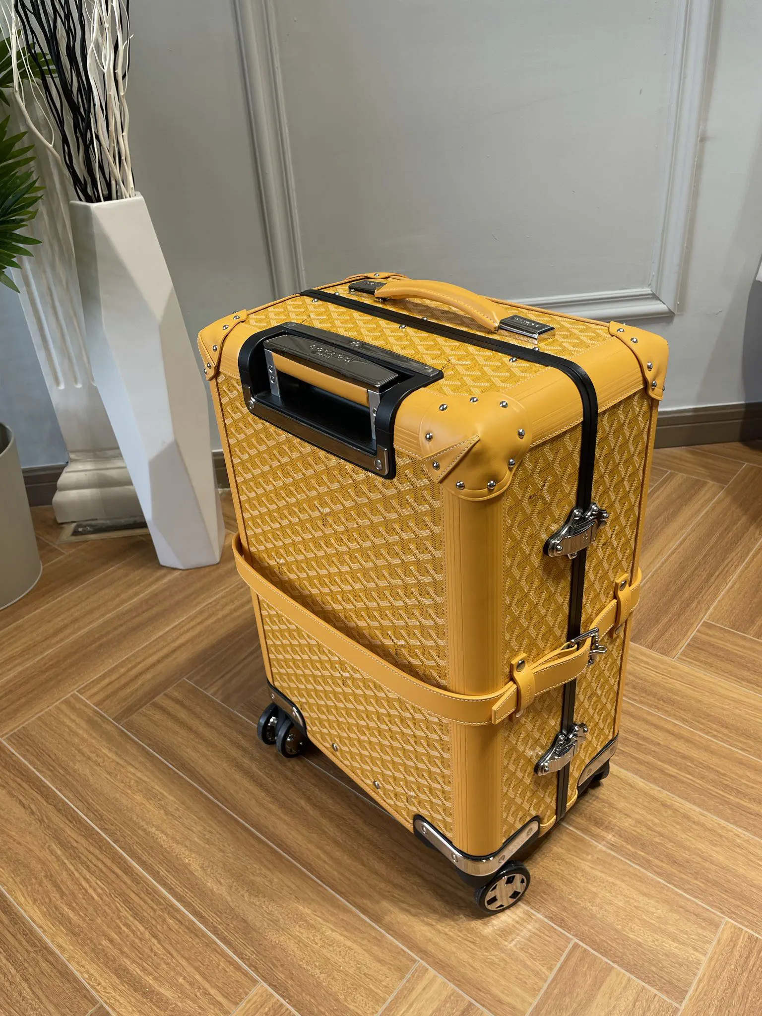 Goyard 一直致力于旅行产品的经典传承 行李箱 旅行拉杆款 轻便出行款