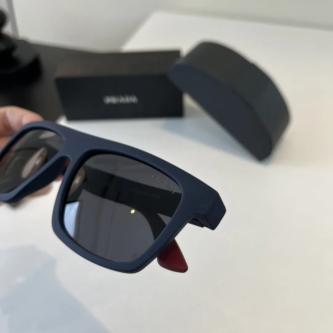 Prada 太阳眼镜 时尚遮阳 太阳镜
