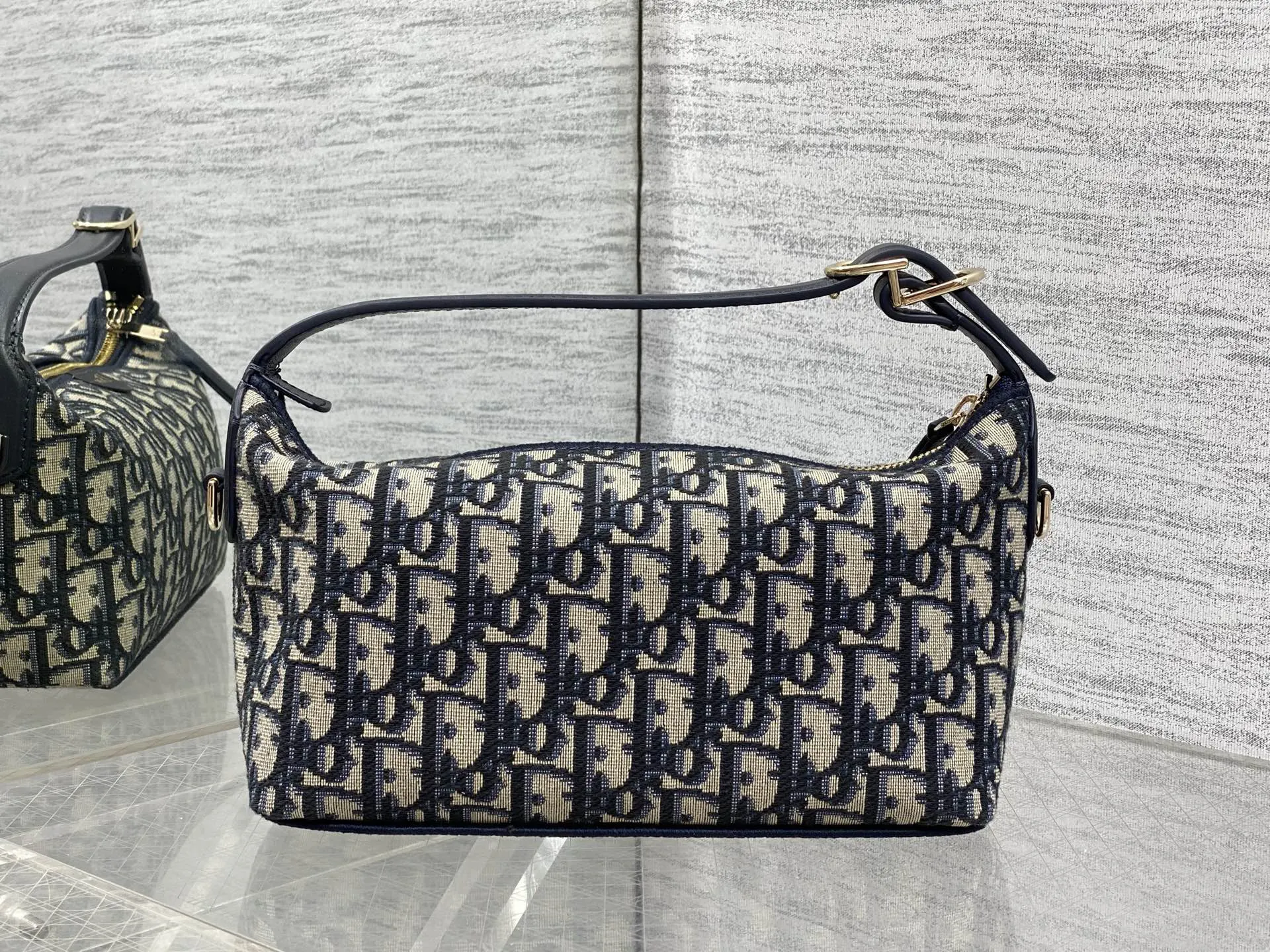 Dior Oblique 斜挎包 黑色