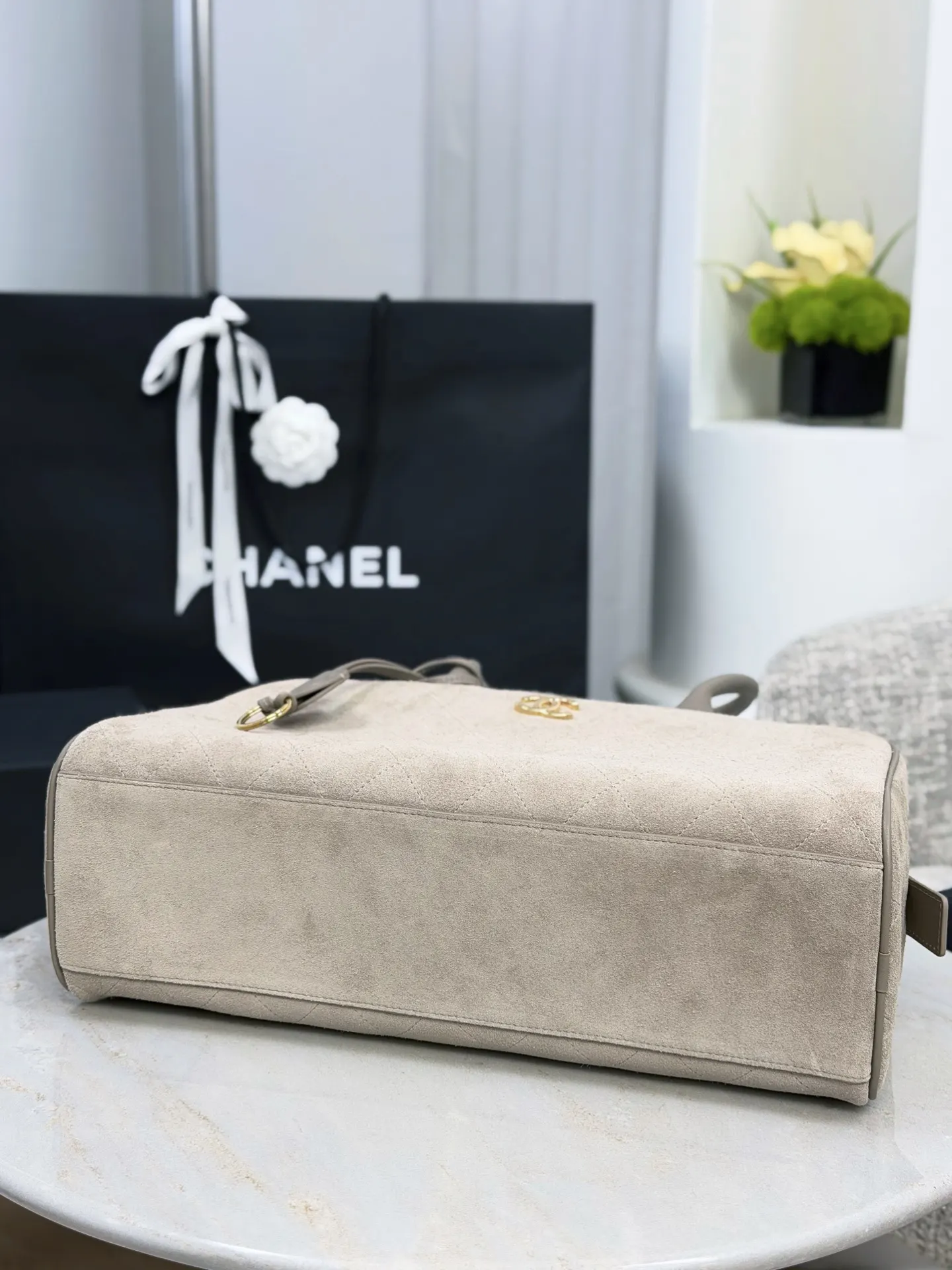Chanel Cowhide Bag Chain Shoulder and Crossbody Wear Image 5 Chanel Cowhide Bag Chain Shoulder and Crossbody Wear Image 5