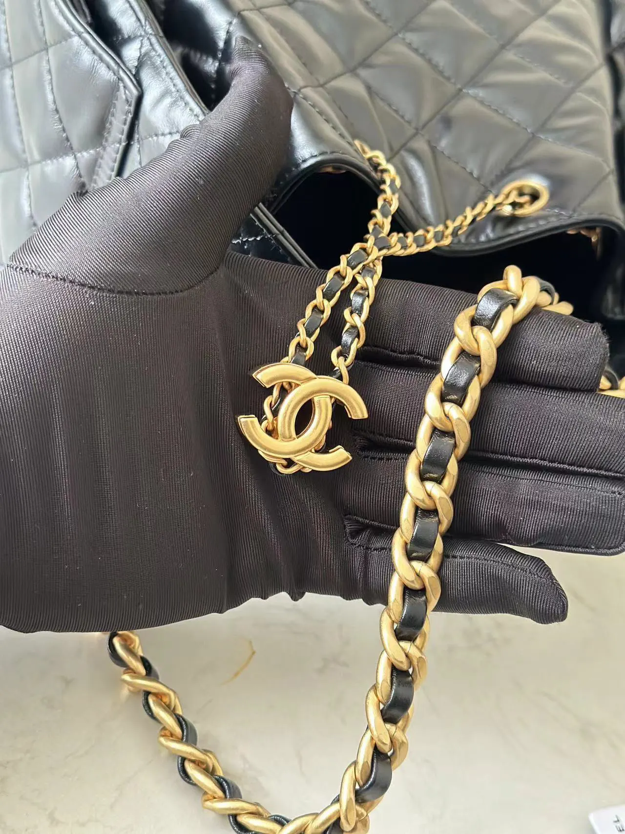 Chanel Oil Wax Sheepskin Hobo Underarm Bag One Shoulder Back Image 9 Chanel Oil Wax Sheepskin Hobo Underarm Bag One Shoulder Back Image 9