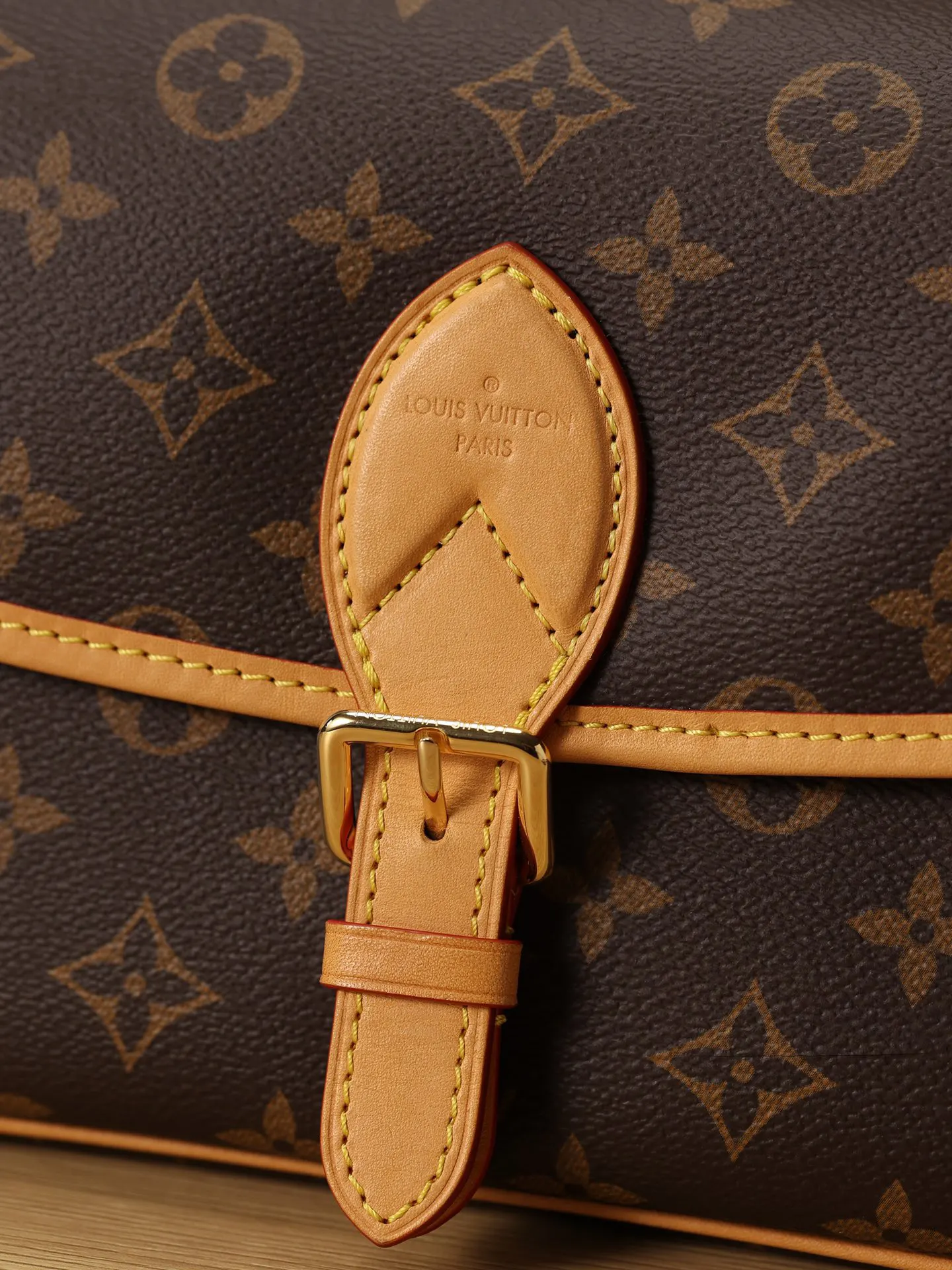 Louis Vuitton Hobo Shoulder Bag Vintage Leather