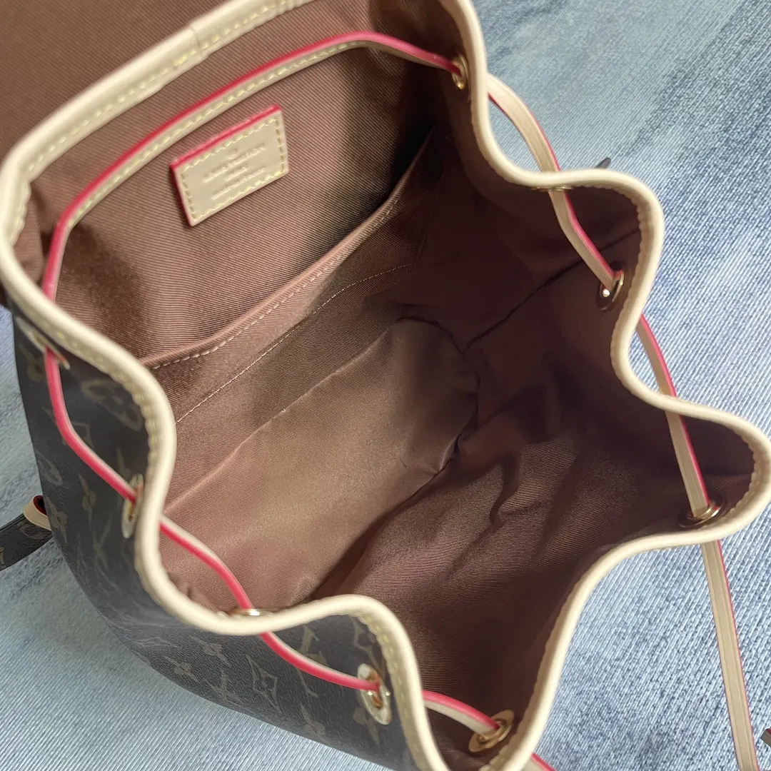 老花 帆布 安全保管随身物品的高档抽屉和磁铁型锁 雙肩包 实用雙肩款