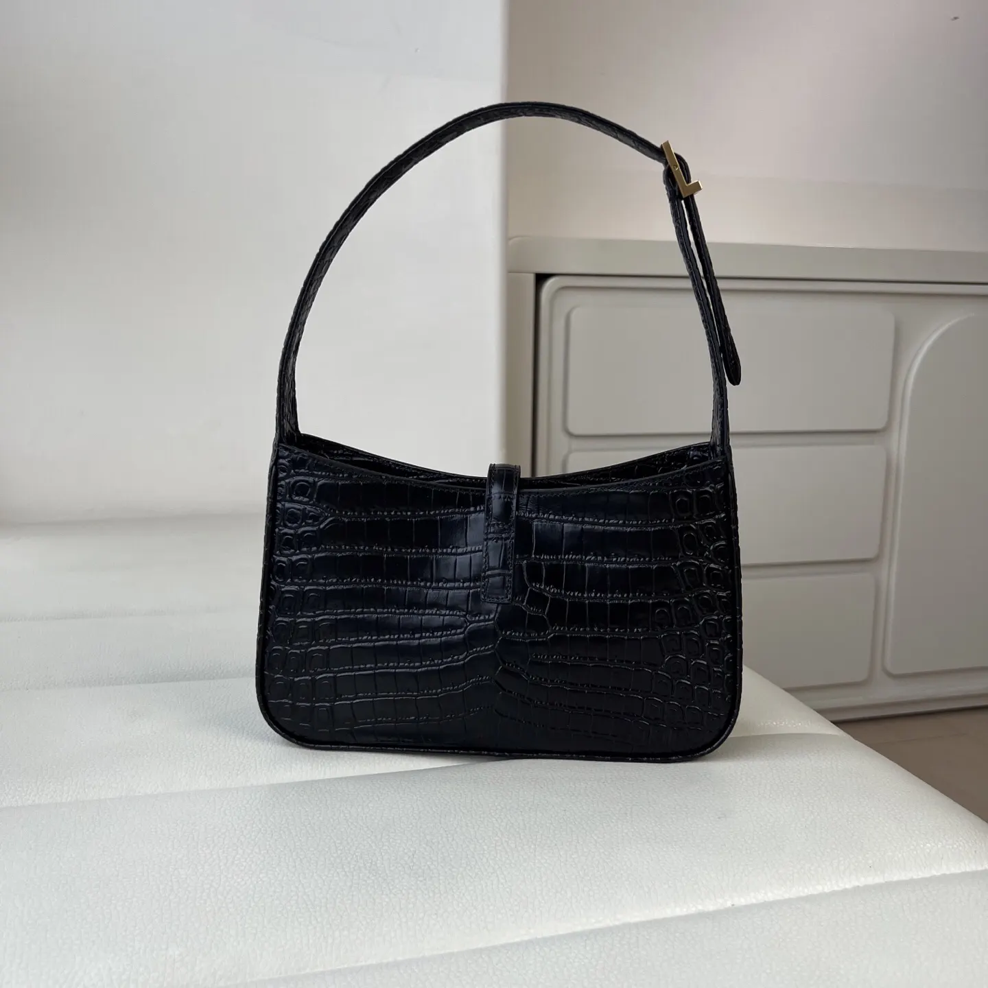YSL Le à 牛皮 腋下包 復古腋下背款
