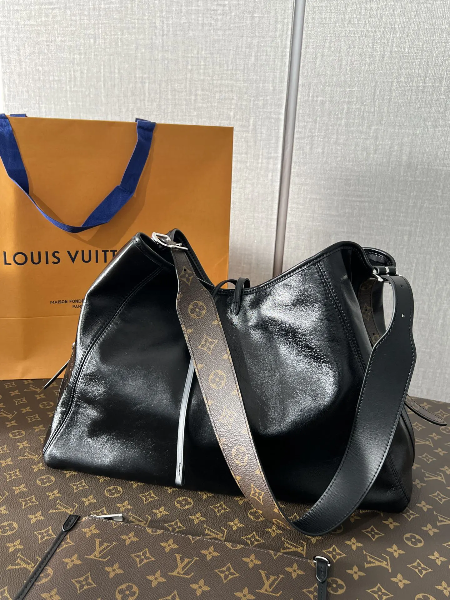 CarryAll 羊皮 中号羊皮 Dark中号 水桶包 休閒水桶款(數字9) CarryAll 羊皮 中号羊皮 Dark中号 水桶包 休閒水桶款(數字9)