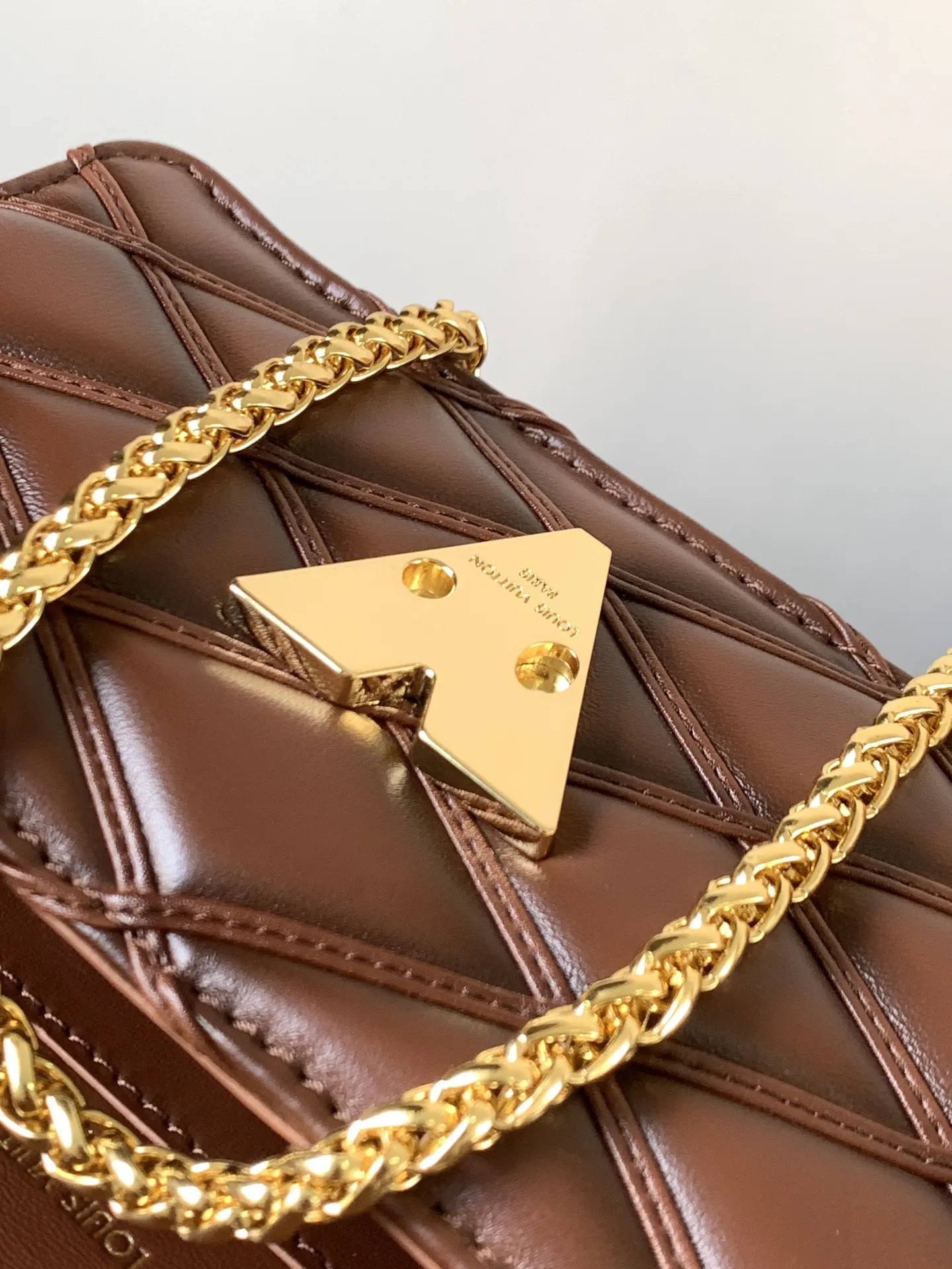 LV Twist black and brown color scheme chain bag, shoulder crossbody Image 5