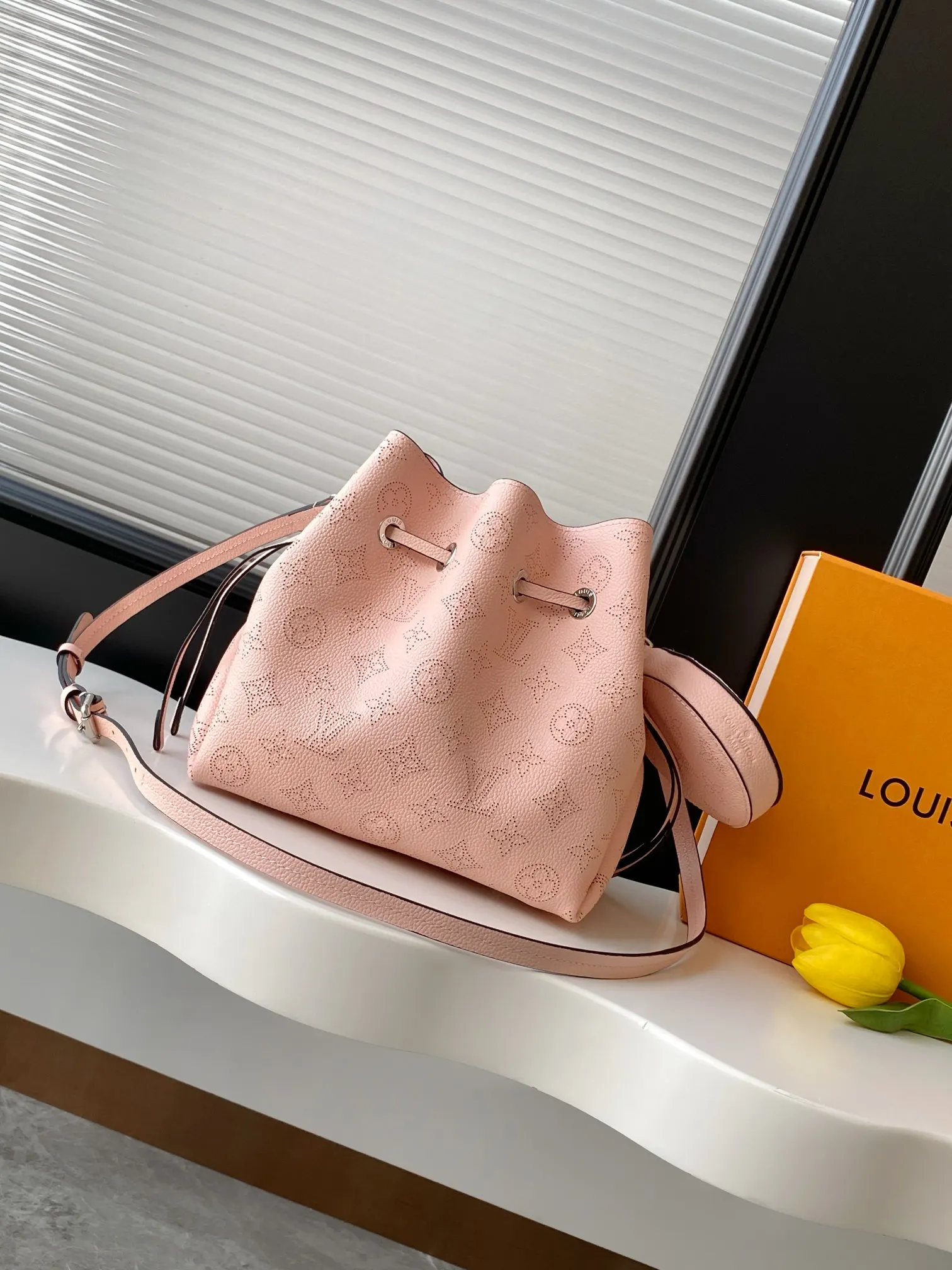 LV 浅粉压纹链条包 单肩手提款｜ORBUYBAG 岚奢包高端时尚精品