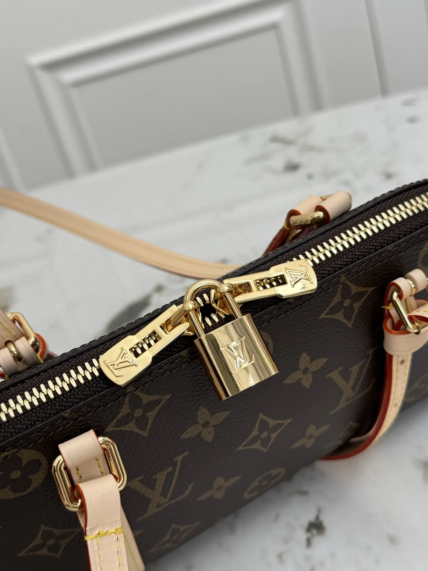 Louis Vuitton 棕色 Monogram 单肩包