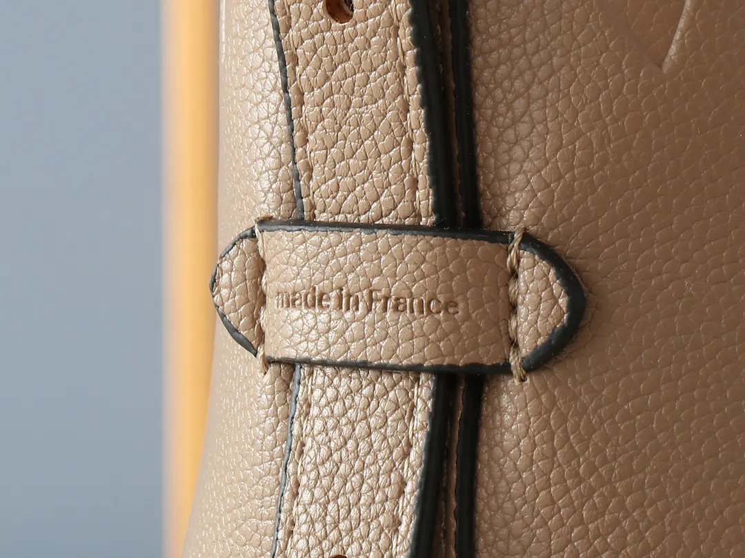 CarryAll Monogram 手拿包 精致手拿款