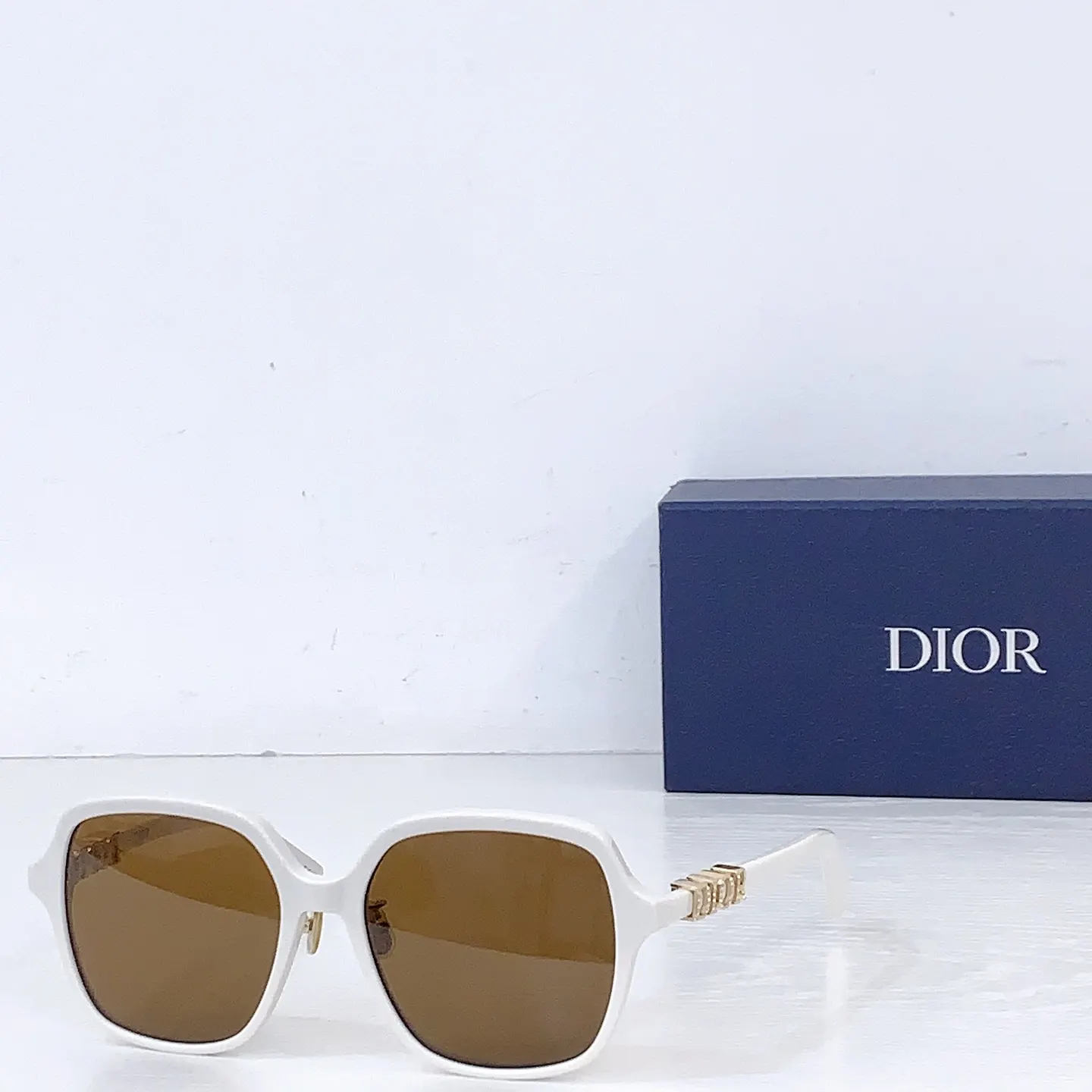 Dior 棕色渐变太阳镜 复古遮阳