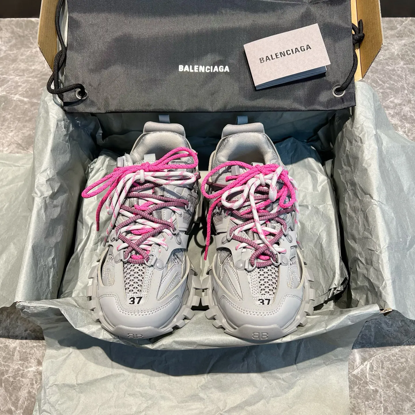 Balenciaga 单肩包 日常搭配