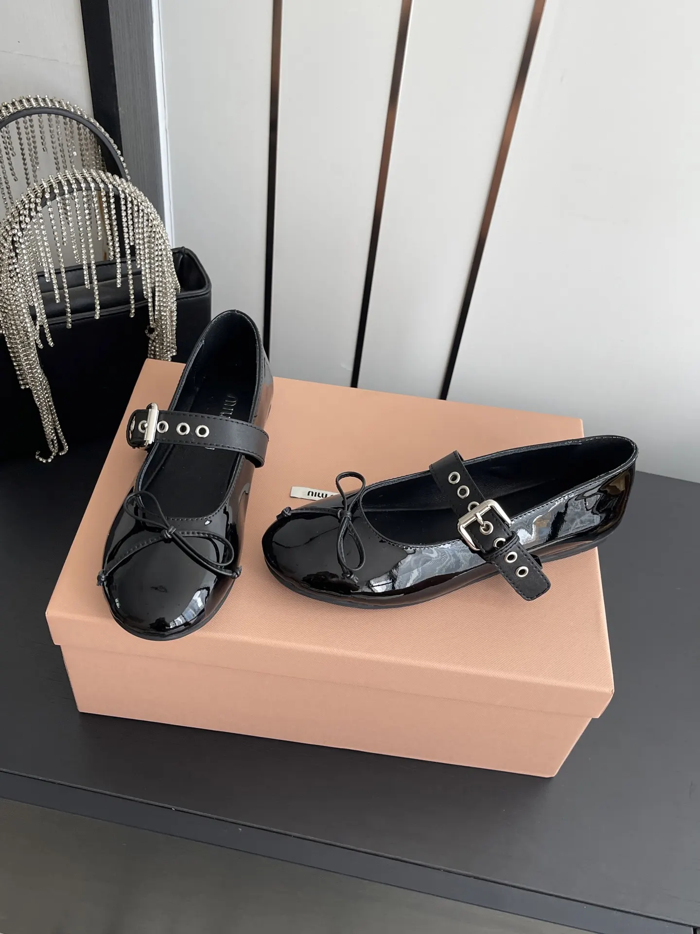 Miu Miu SS 平底鞋 通勤约会款